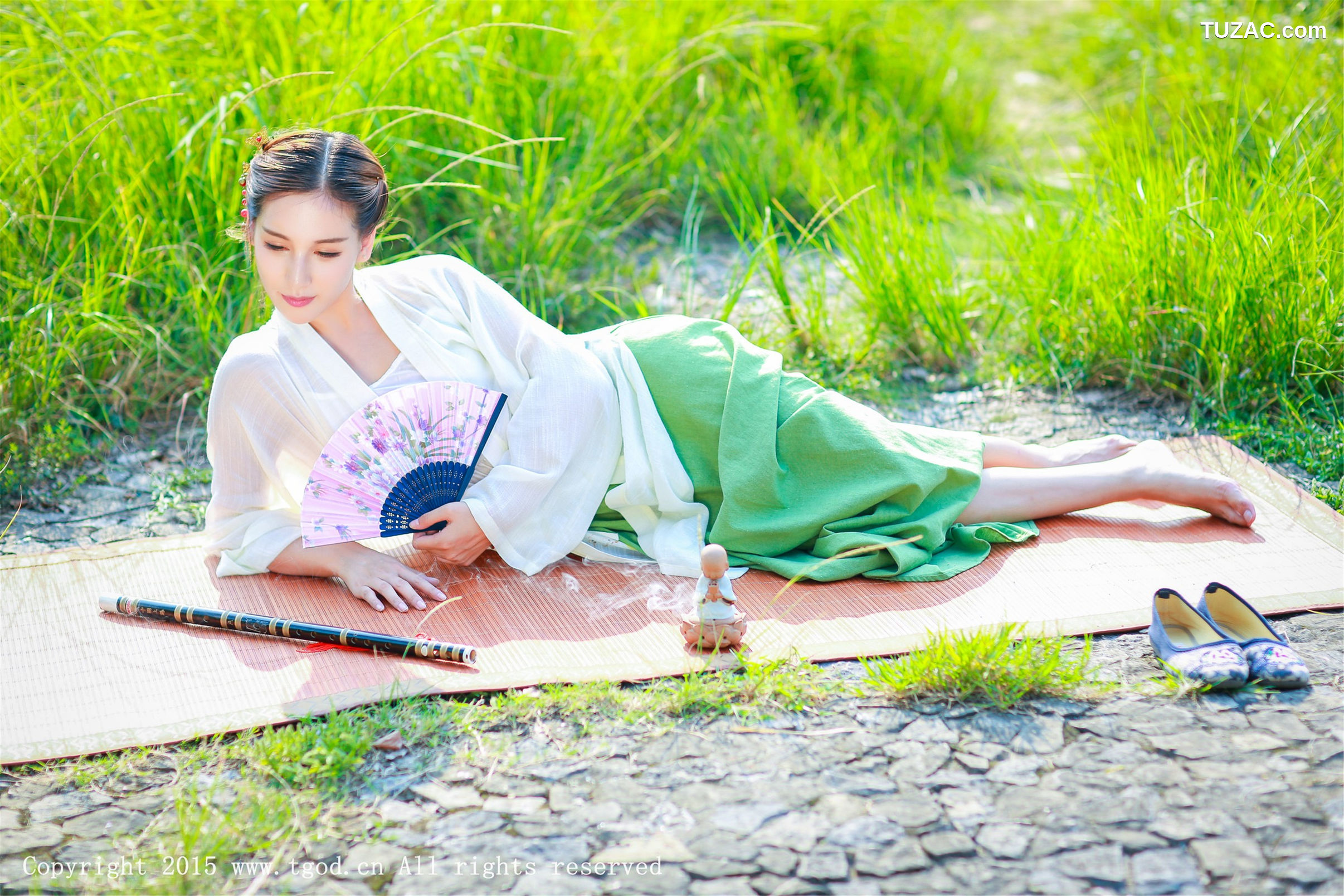 TGOD推女神-2015.09.22-艾希Ice-《女神身着清新汉服-从湖畔缓缓走来》