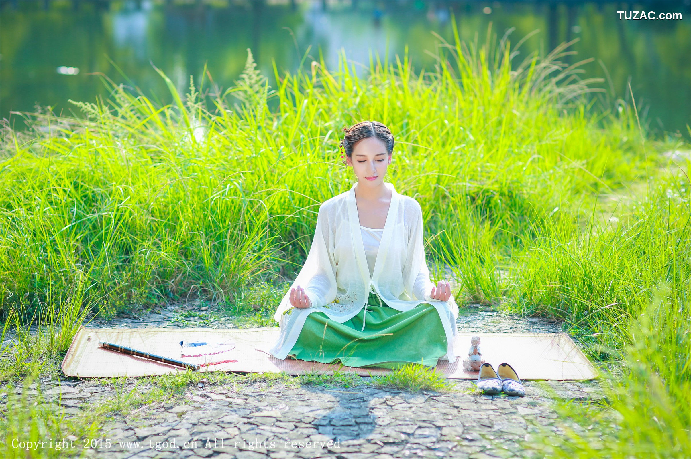 TGOD推女神-2015.09.22-艾希Ice-《女神身着清新汉服-从湖畔缓缓走来》