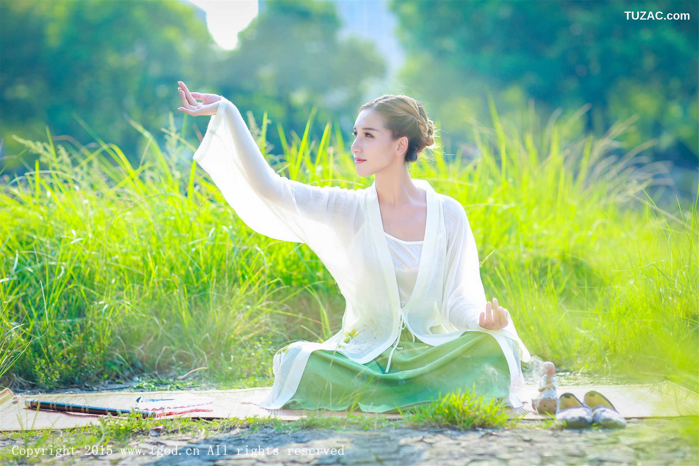 TGOD推女神-2015.09.22-艾希Ice-《女神身着清新汉服-从湖畔缓缓走来》