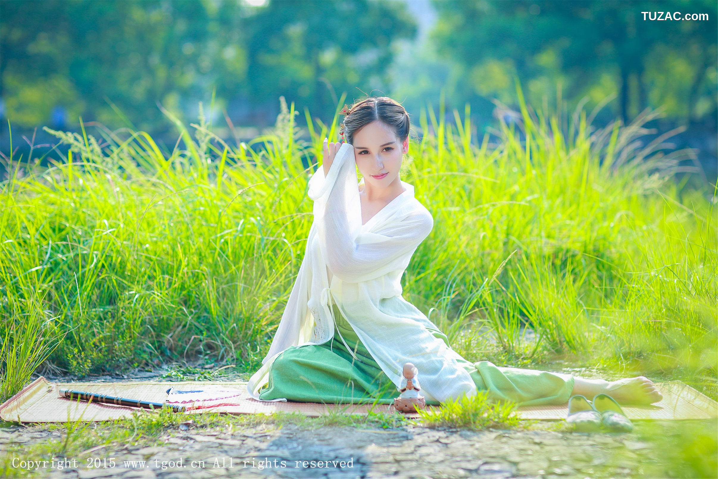 TGOD推女神-2015.09.22-艾希Ice-《女神身着清新汉服-从湖畔缓缓走来》