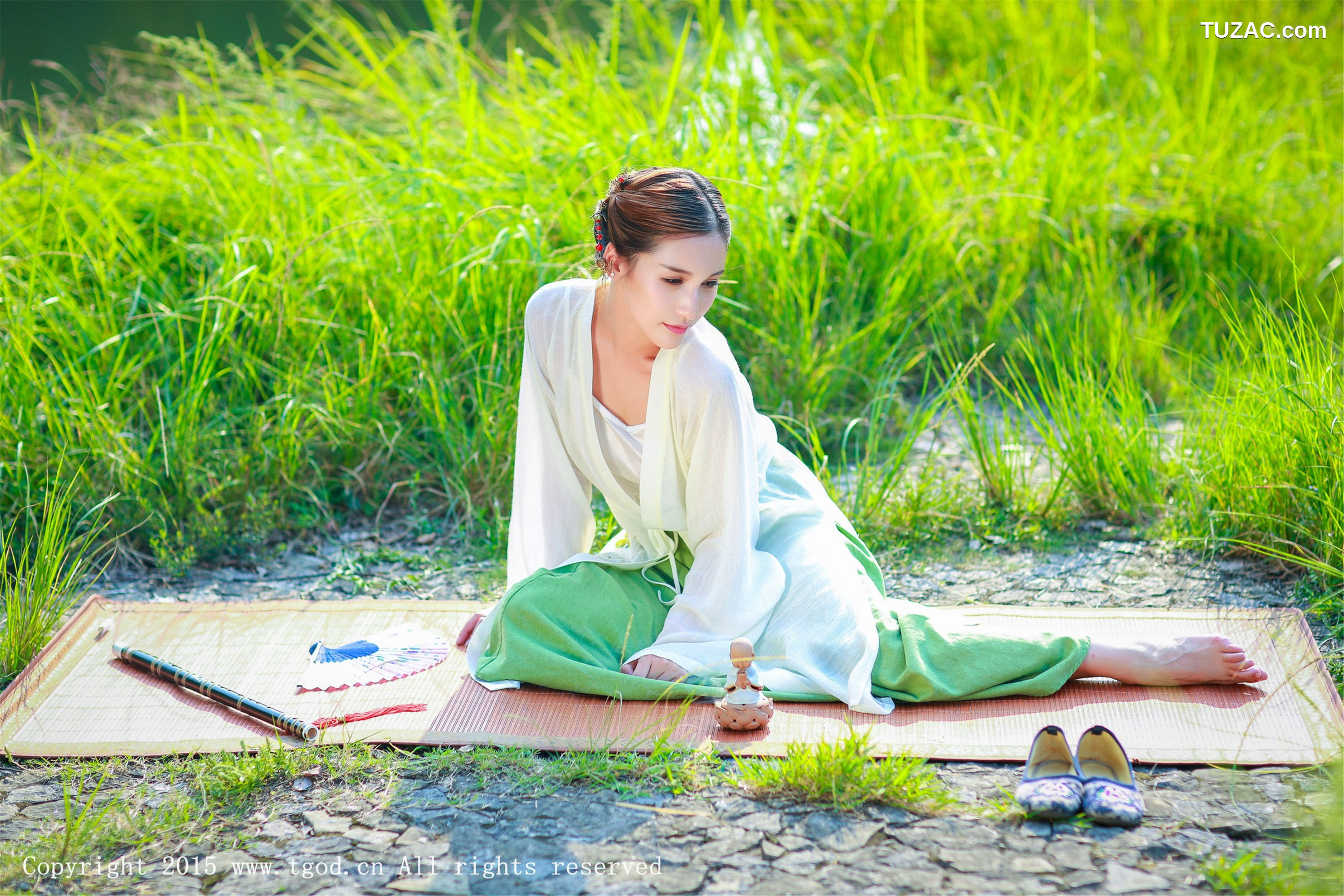 TGOD推女神-2015.09.22-艾希Ice-《女神身着清新汉服-从湖畔缓缓走来》