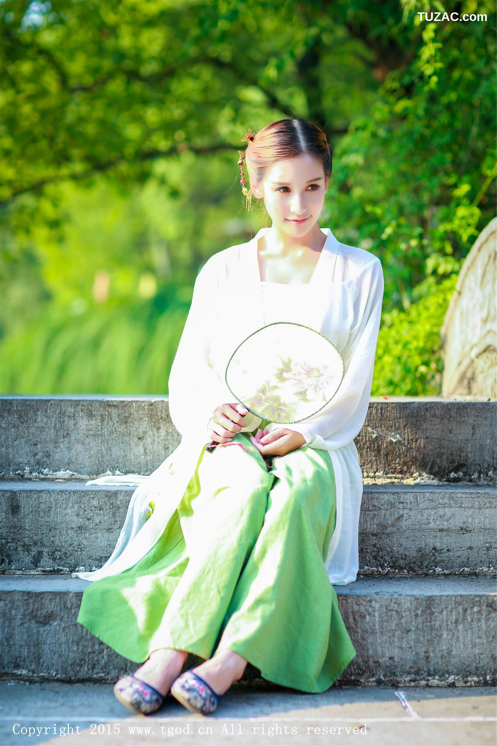 TGOD推女神-2015.09.22-艾希Ice-《女神身着清新汉服-从湖畔缓缓走来》