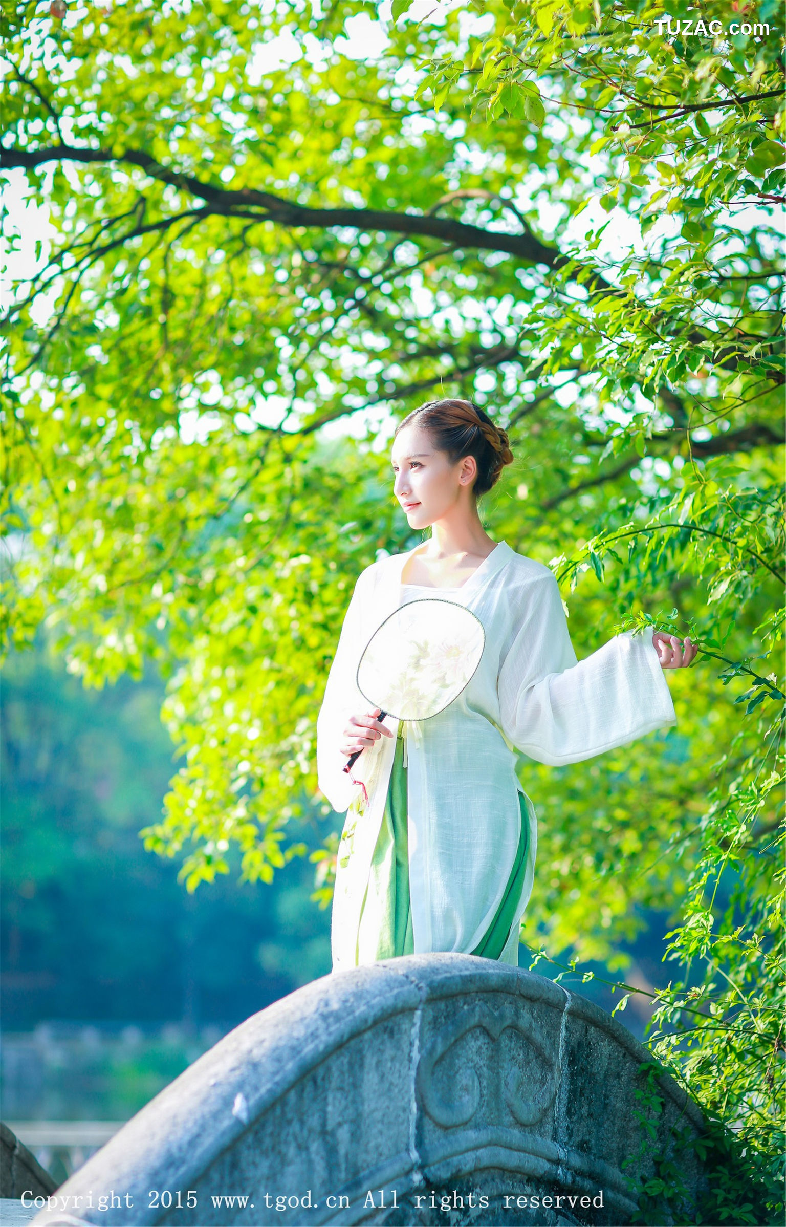 TGOD推女神-2015.09.22-艾希Ice-《女神身着清新汉服-从湖畔缓缓走来》