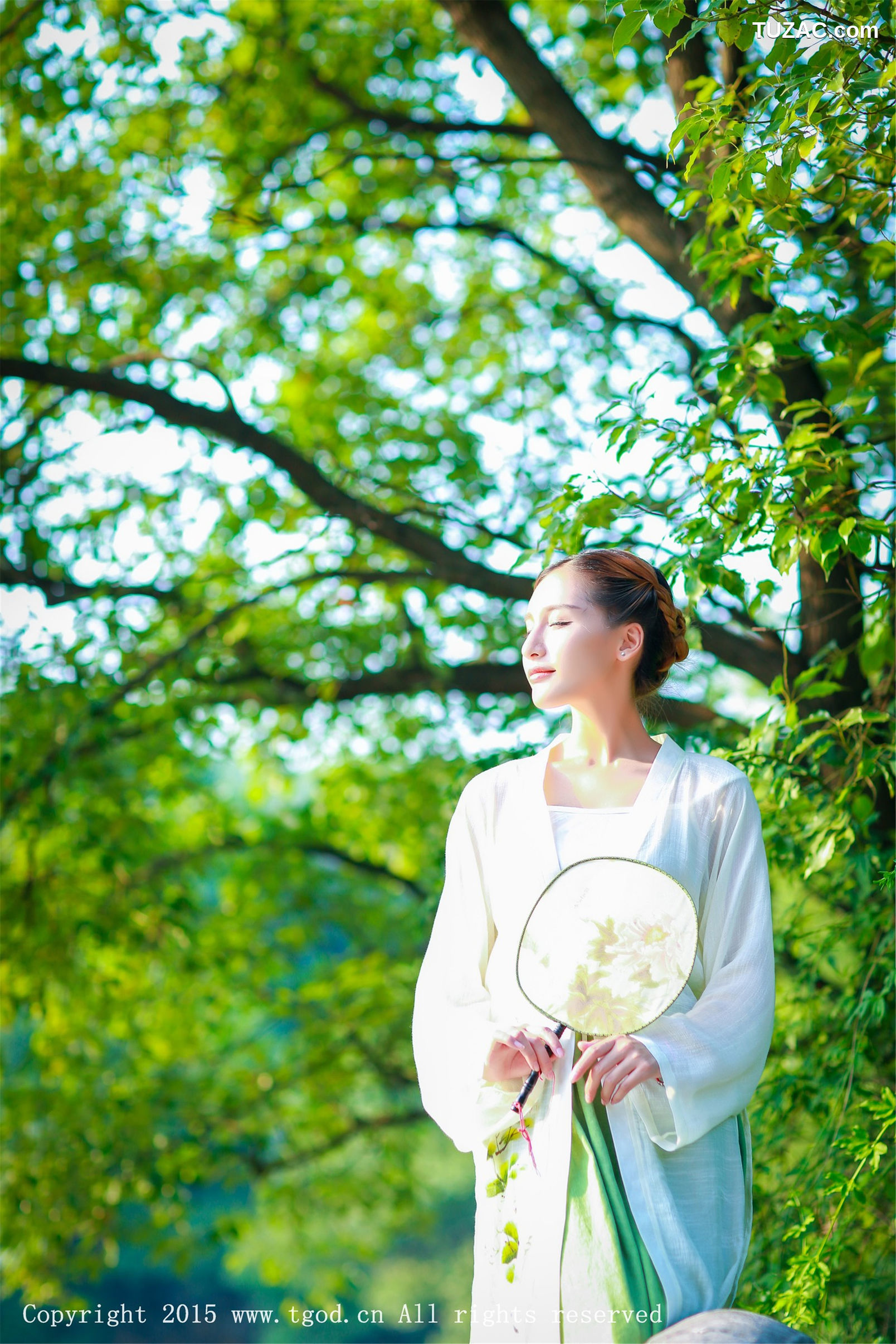 TGOD推女神-2015.09.22-艾希Ice-《女神身着清新汉服-从湖畔缓缓走来》