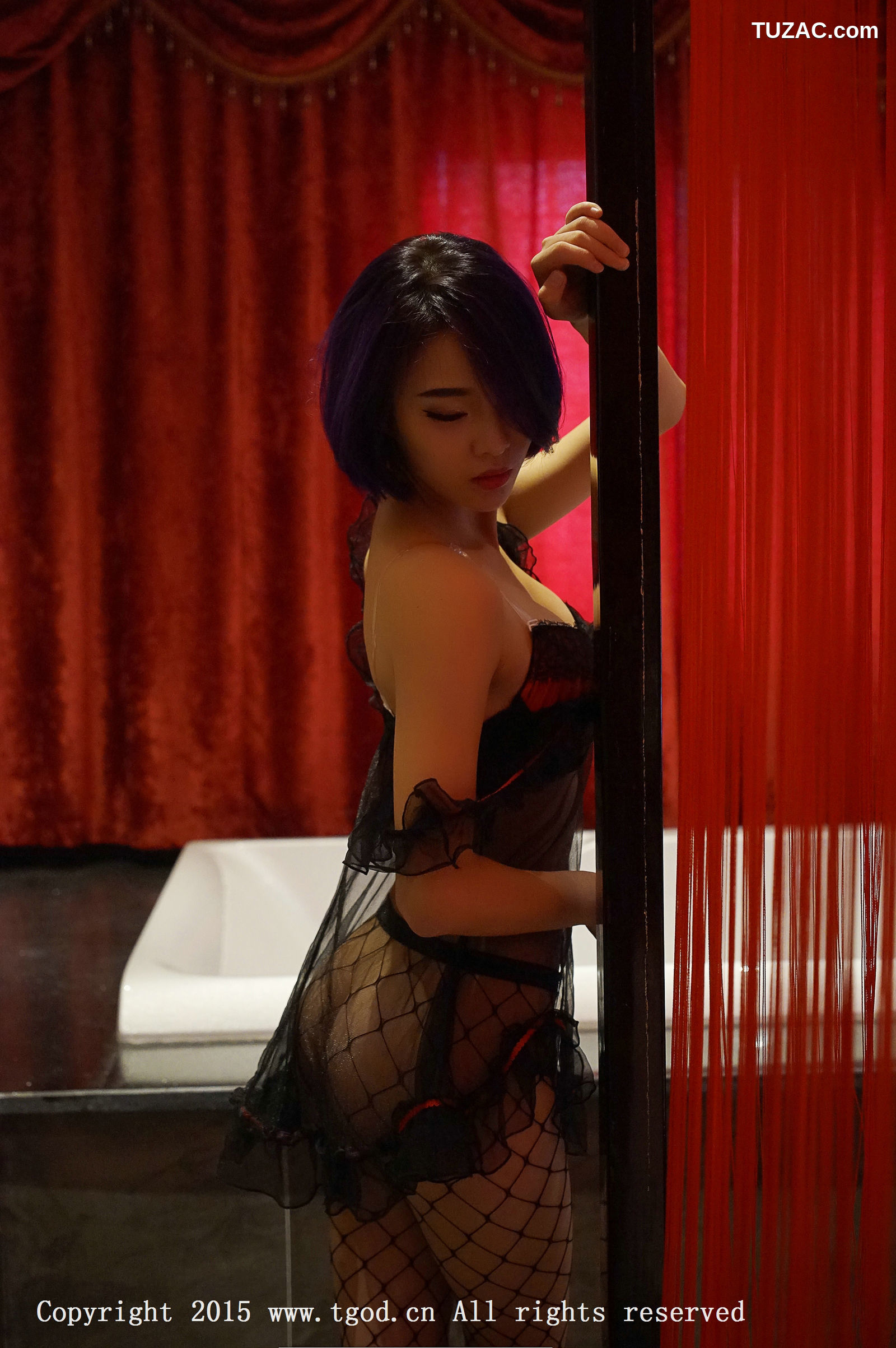 TGOD推女神-2015.10.28-Cyberjelly霜爷-《霸气女神》人体私拍系列