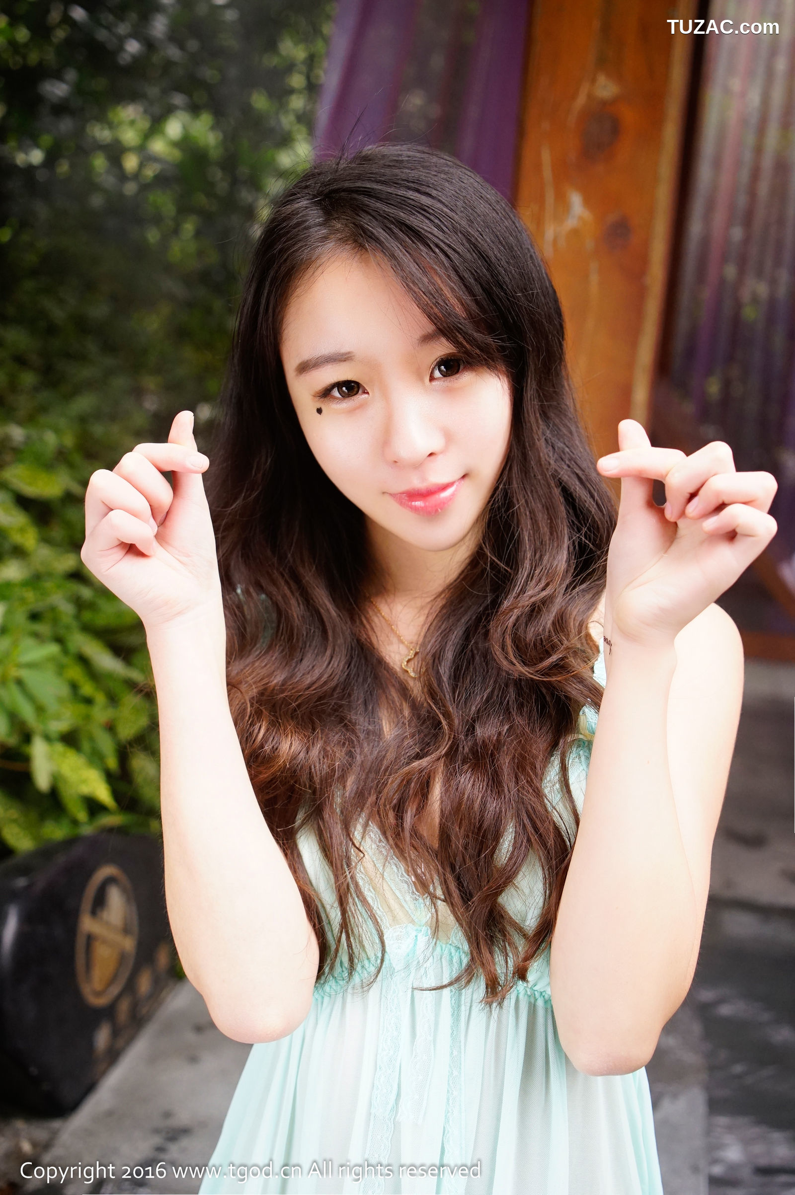 TGOD推女神-2016.01.12-梓萱Crystal-《裙摆与肚兜-大尺度温泉秀》御水温泉旅拍-第二刊