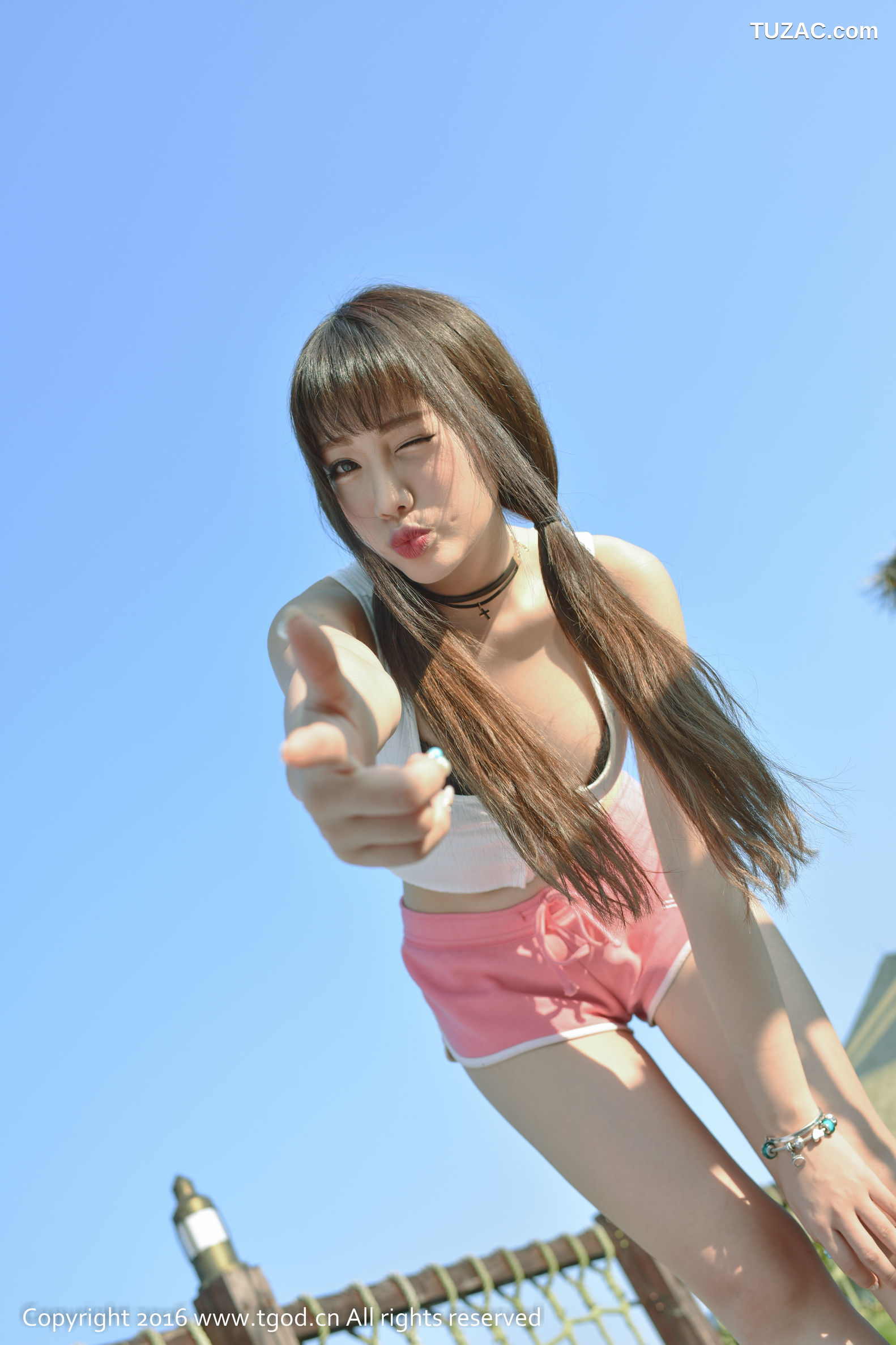 TGOD推女神-2016.01.22-Akiki朱若慕-《云曼旅拍》第五刊-一个会说会笑会唱会跳的奔跑的小怪兽