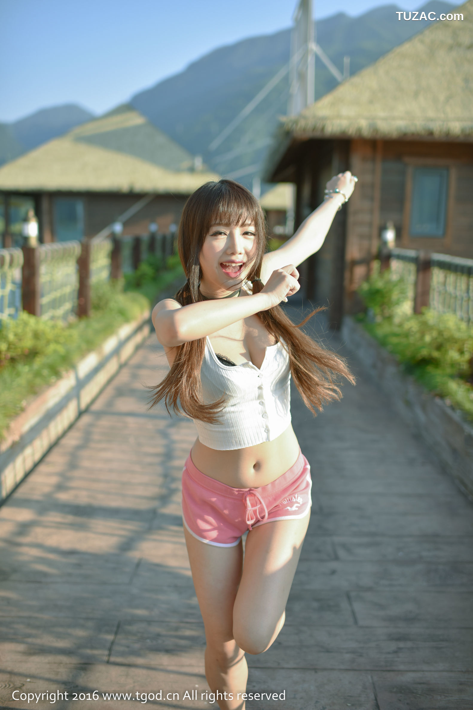 TGOD推女神-2016.01.22-Akiki朱若慕-《云曼旅拍》第五刊-一个会说会笑会唱会跳的奔跑的小怪兽