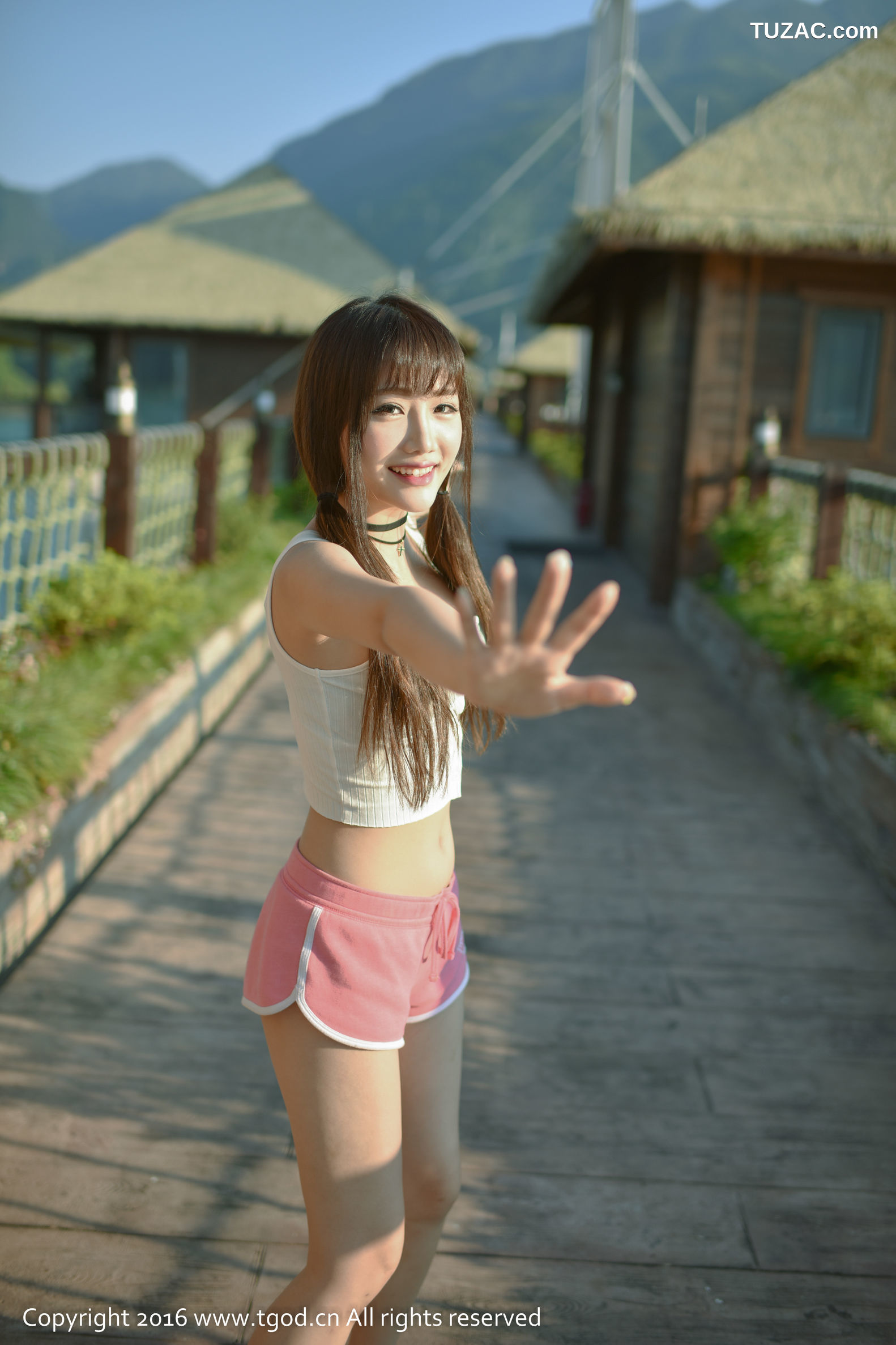 TGOD推女神-2016.01.22-Akiki朱若慕-《云曼旅拍》第五刊-一个会说会笑会唱会跳的奔跑的小怪兽