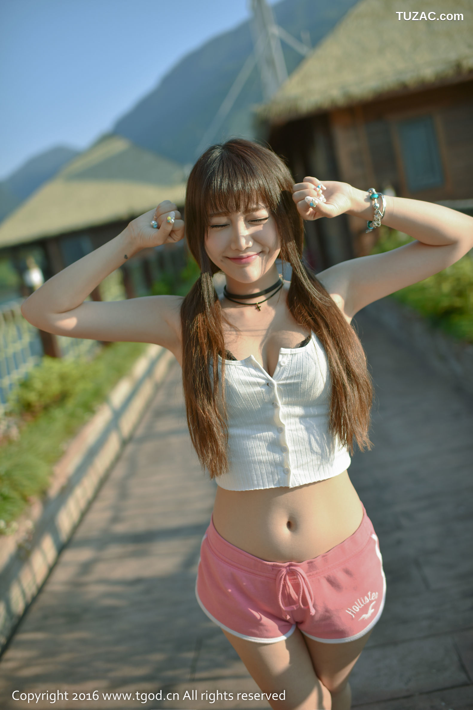 TGOD推女神-2016.01.22-Akiki朱若慕-《云曼旅拍》第五刊-一个会说会笑会唱会跳的奔跑的小怪兽