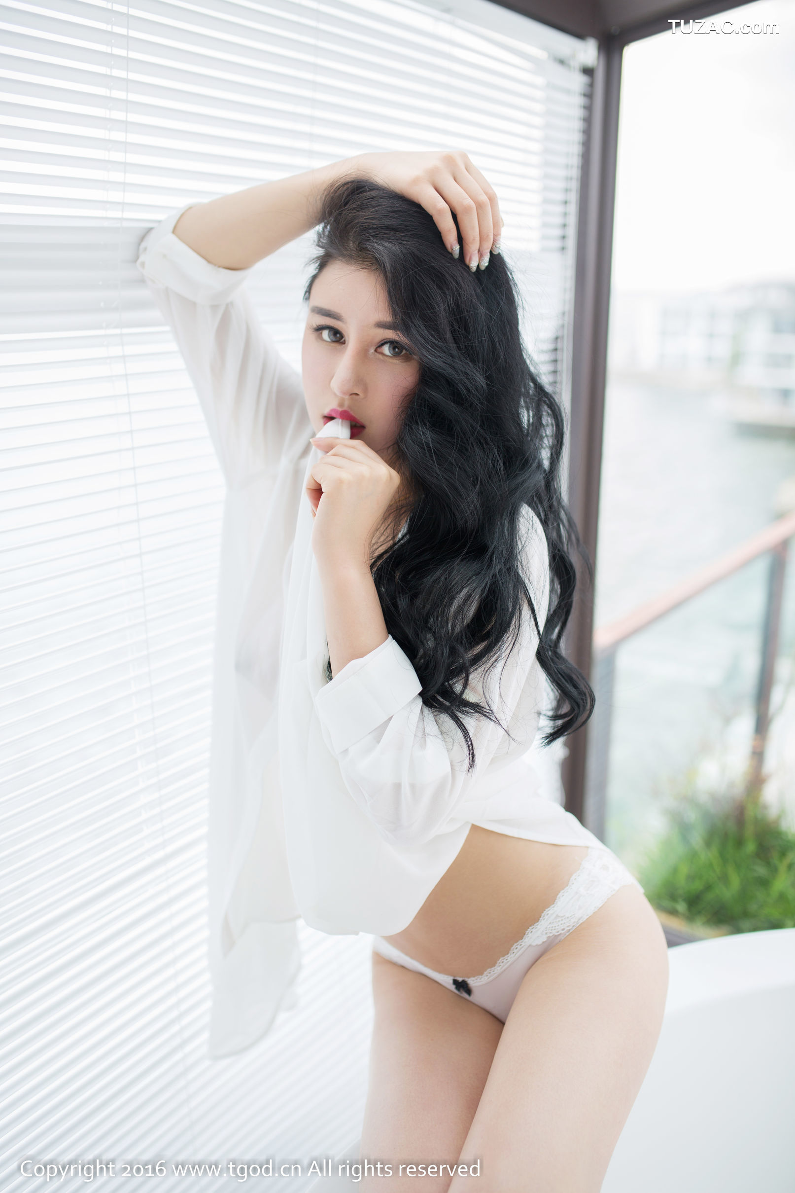 TGOD推女神-2016.06.01-叶佳颐-《大理旅拍》真空白衬衫-睡衣诱惑
