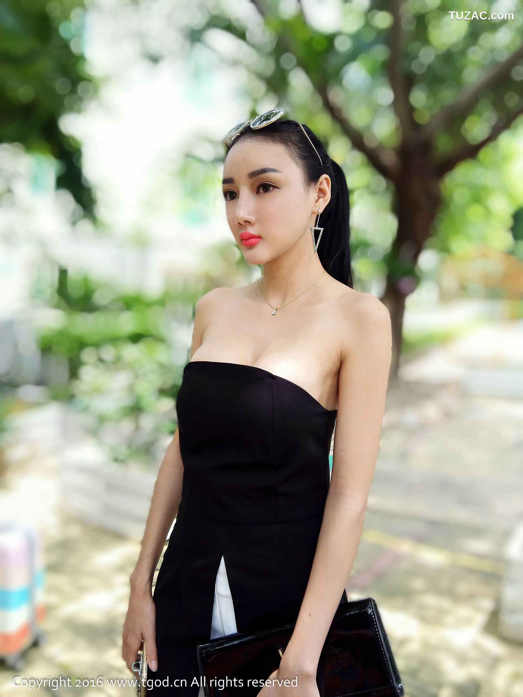 TGOD推女神-2016.06.02-婕西儿Jessie-《炎炎夏日-欲火来袭》古兜温泉旅拍-第一刊