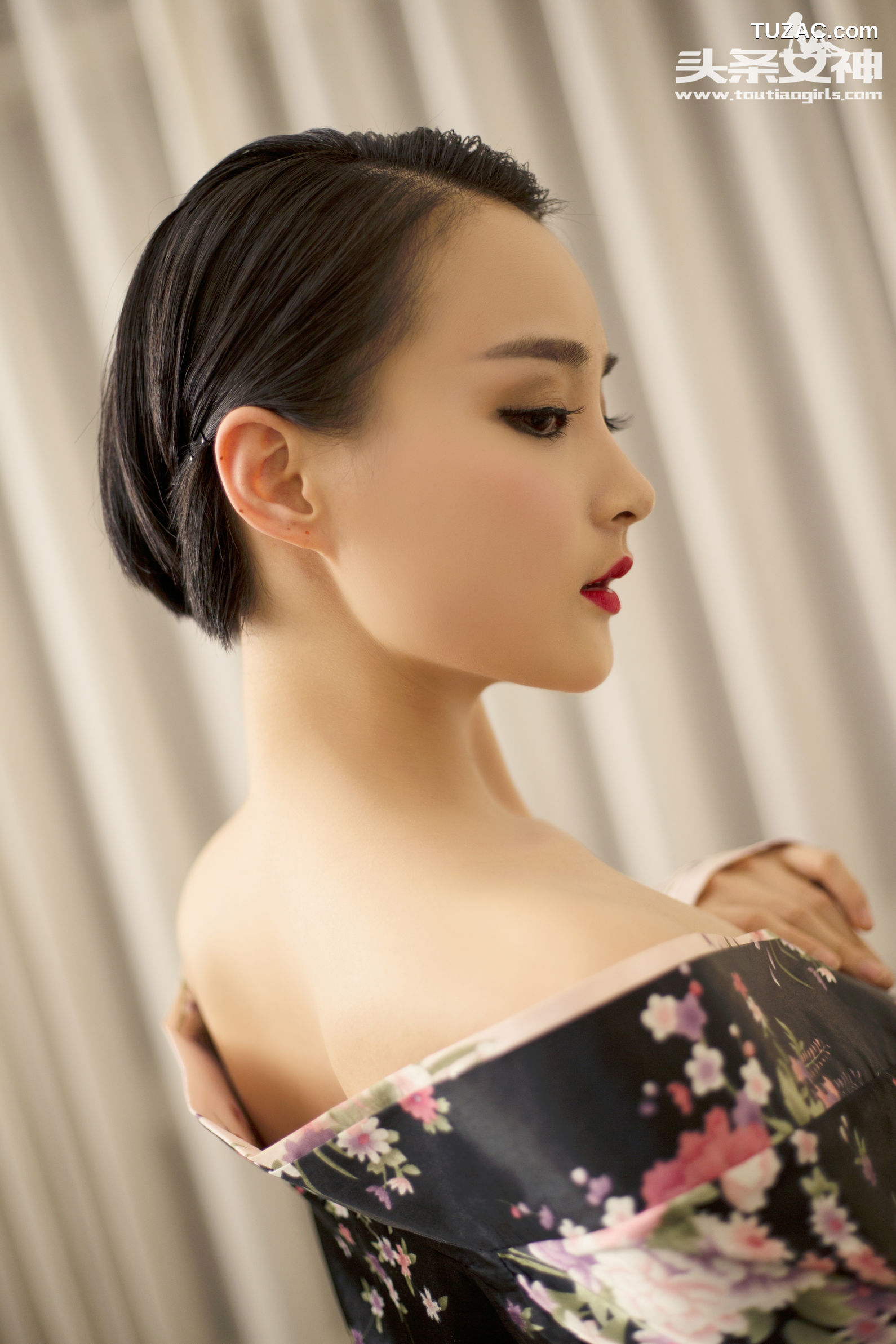 TouTiao头条女神-2016.06.10-周营营-《再见小姨多鹤》