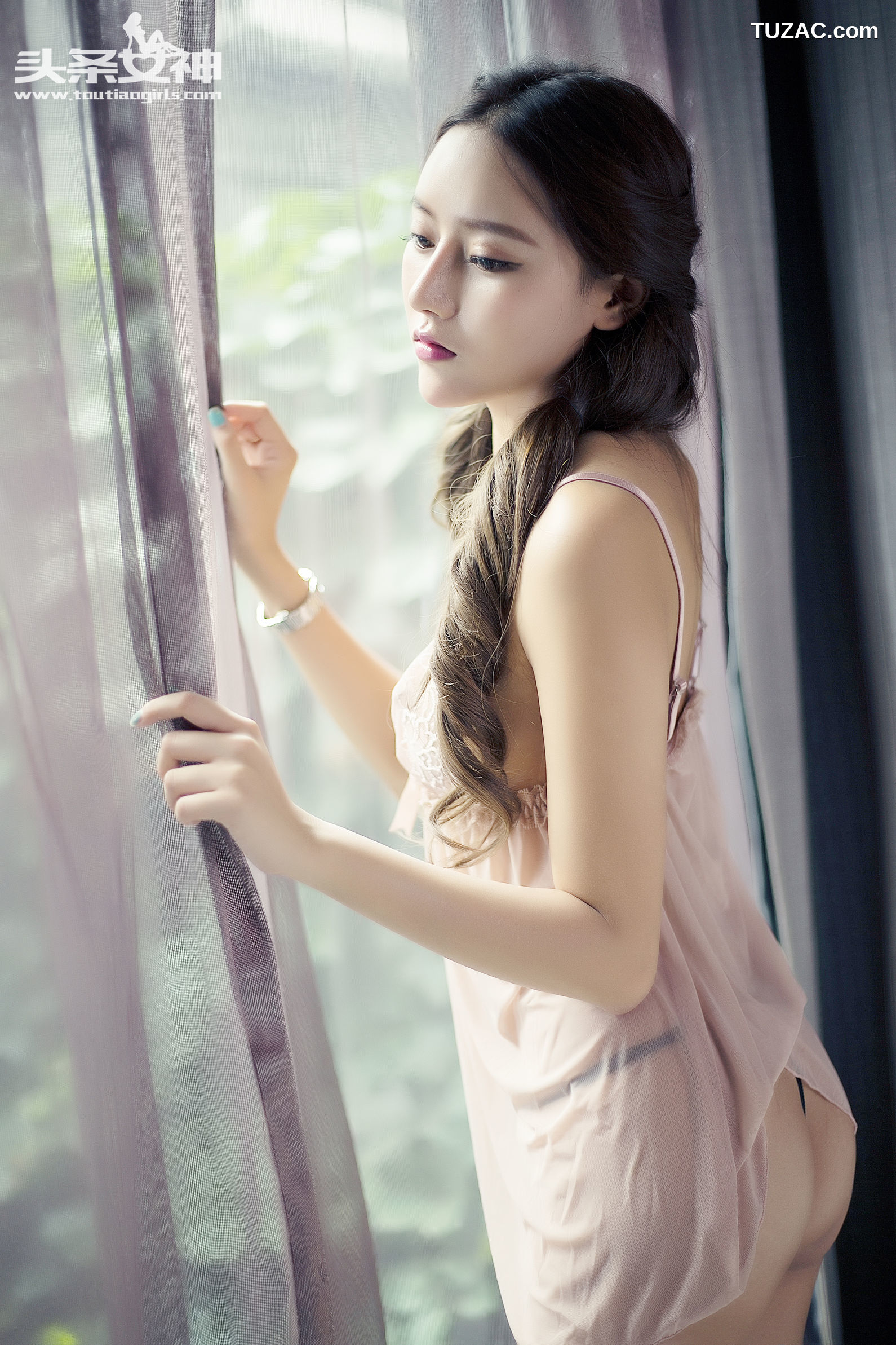 TouTiao头条女神-2016.07.05-彤彤-《女阿童木》-翘臀铁臂阿童木