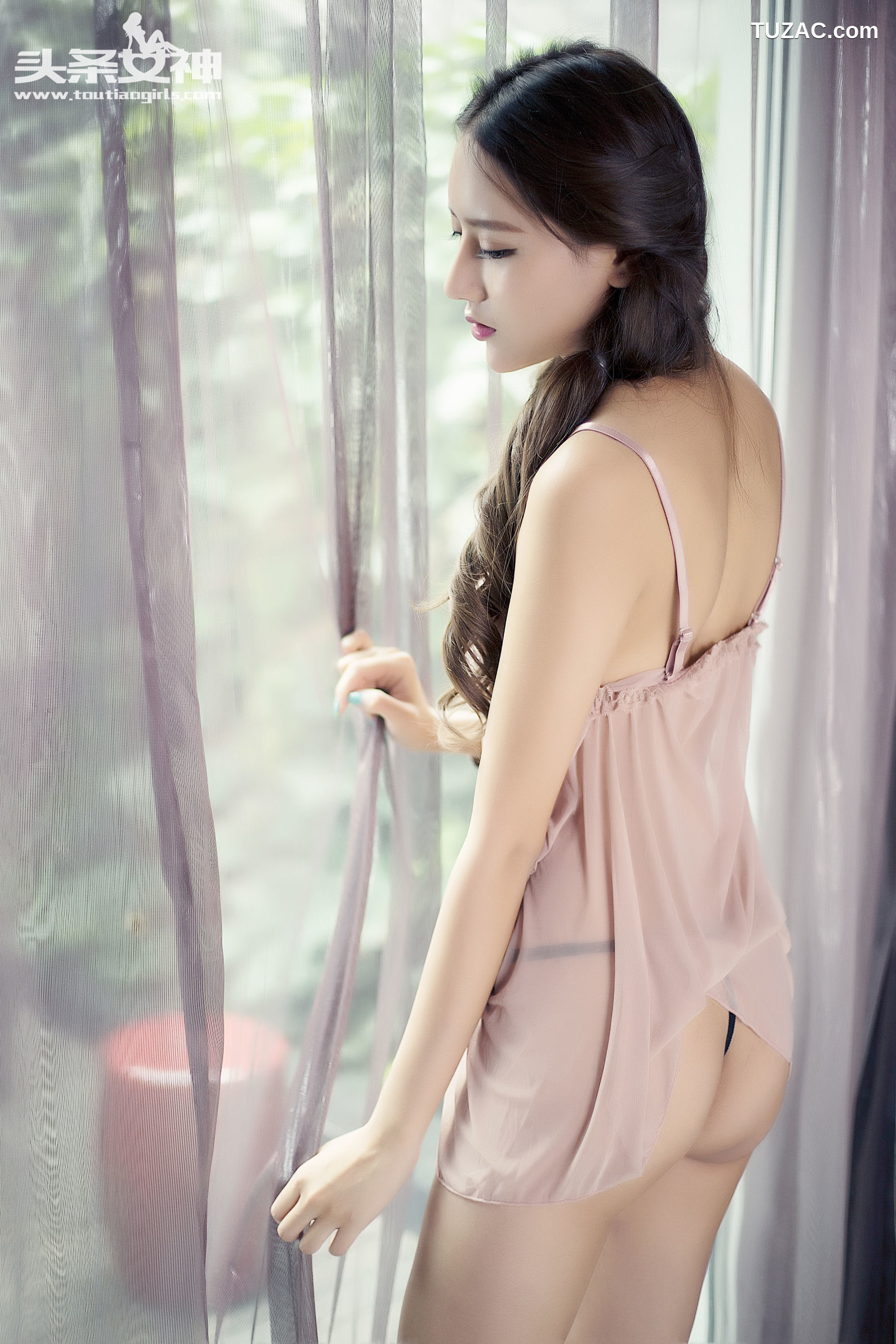 TouTiao头条女神-2016.07.05-彤彤-《女阿童木》-翘臀铁臂阿童木