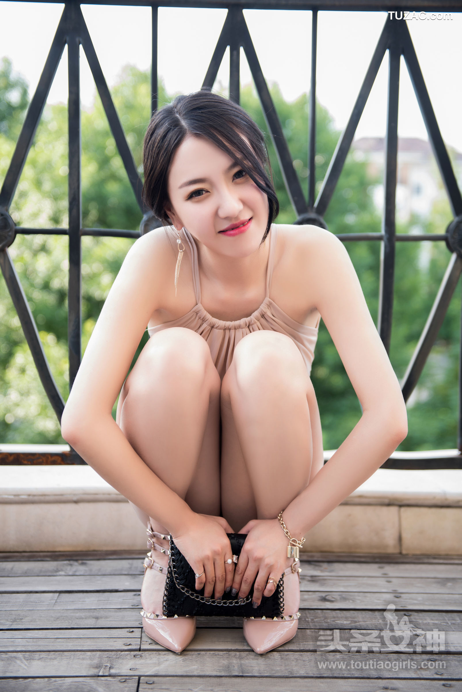 TouTiao头条女神-2017.07.03-丹丹-《爱在深秋》