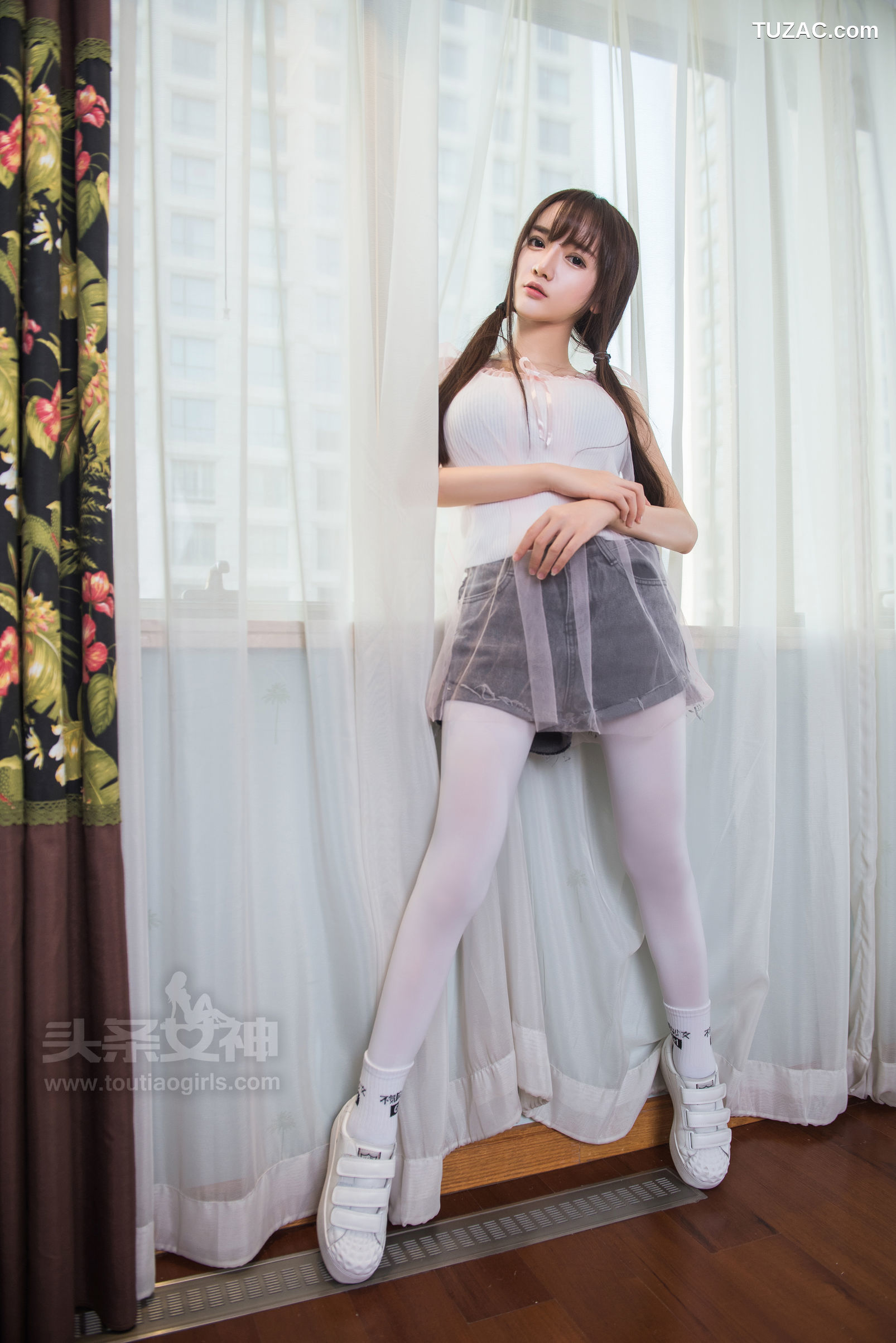 TouTiao头条女神-2017.08.11-小如镜-《人间物语》-白袜子
