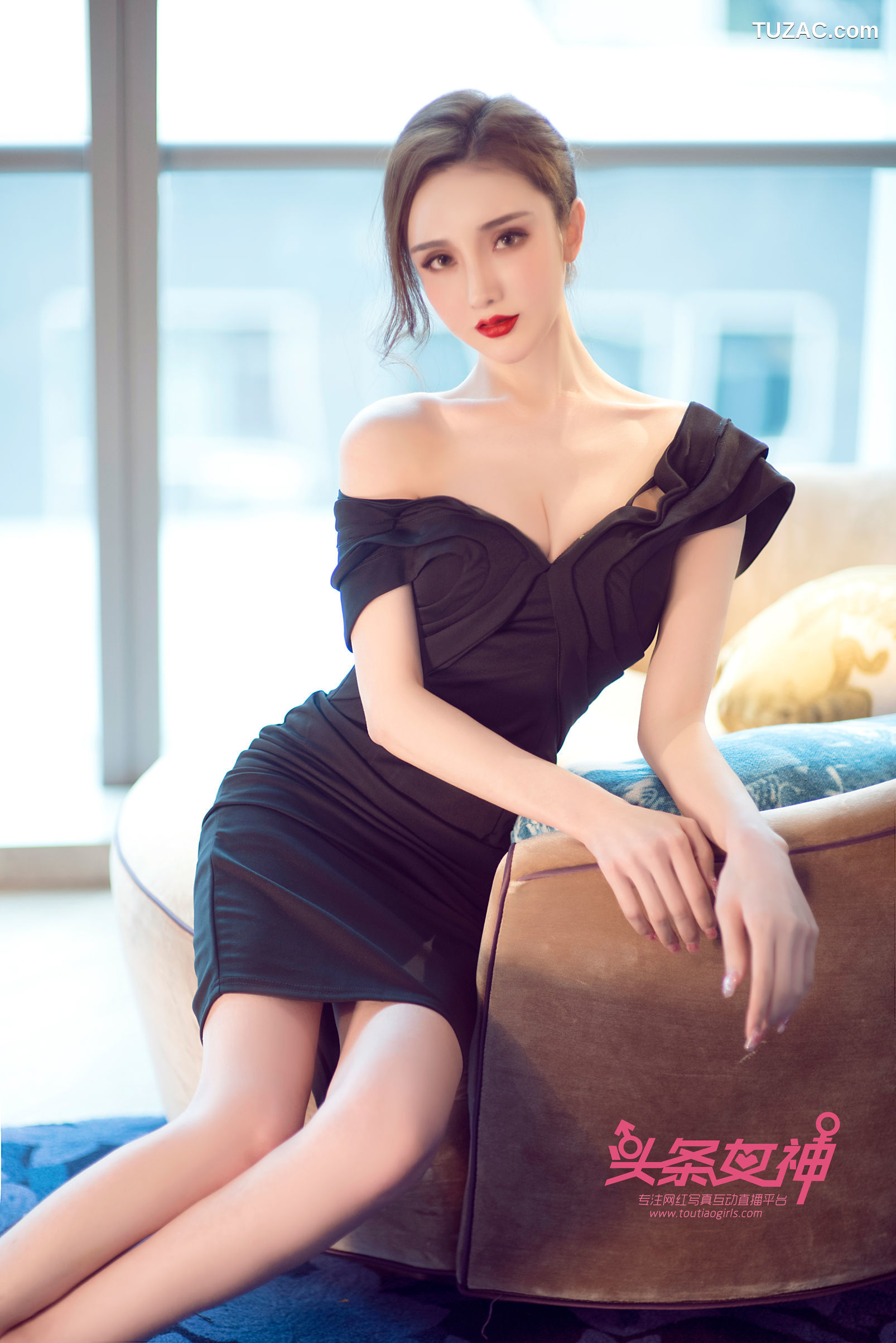 TouTiao头条女神-2017.09.22-阿依努尔瓦娅-《公主驾到》