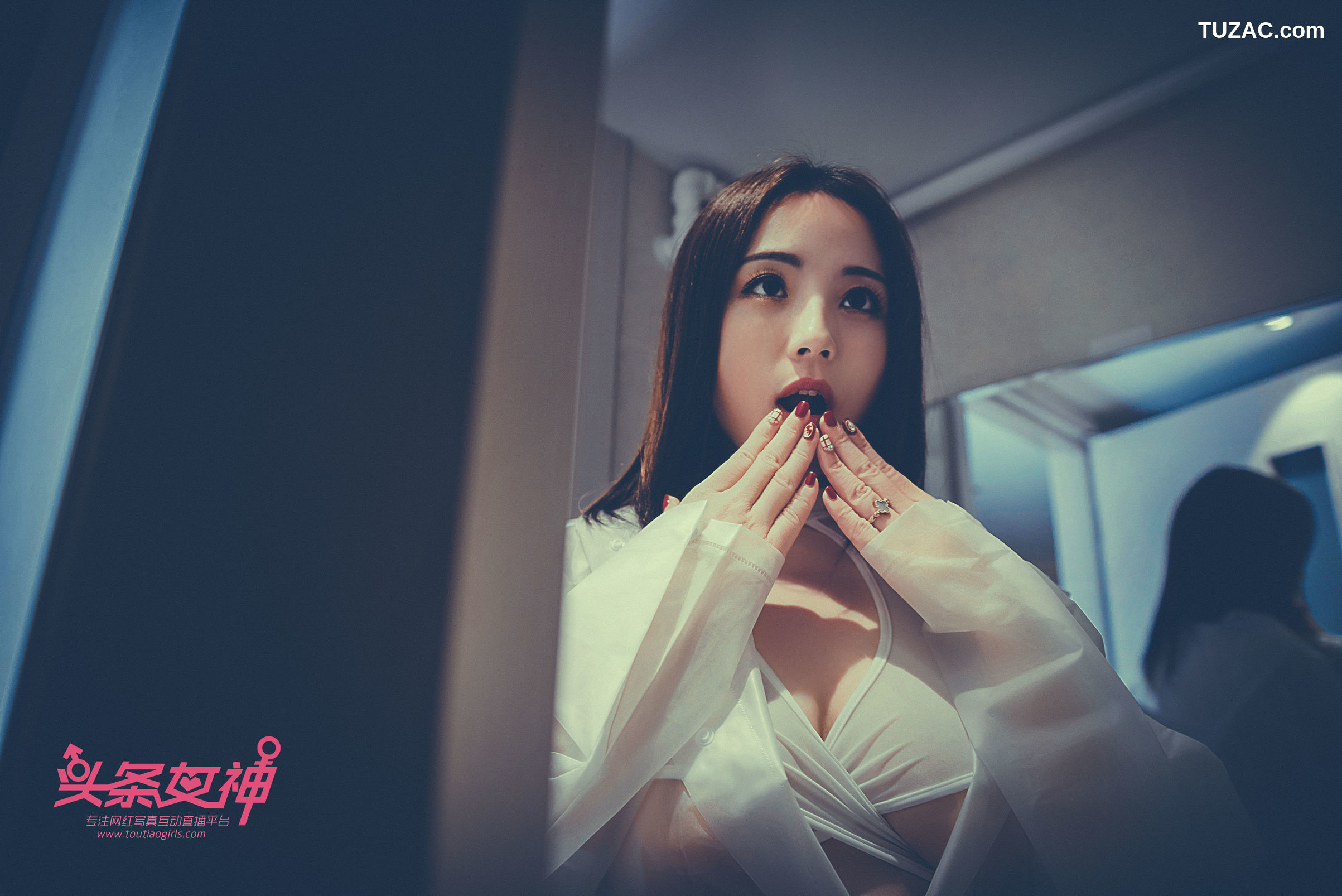 TouTiao头条女神-2018.04.18-迪爱儿-《雨衣修水》