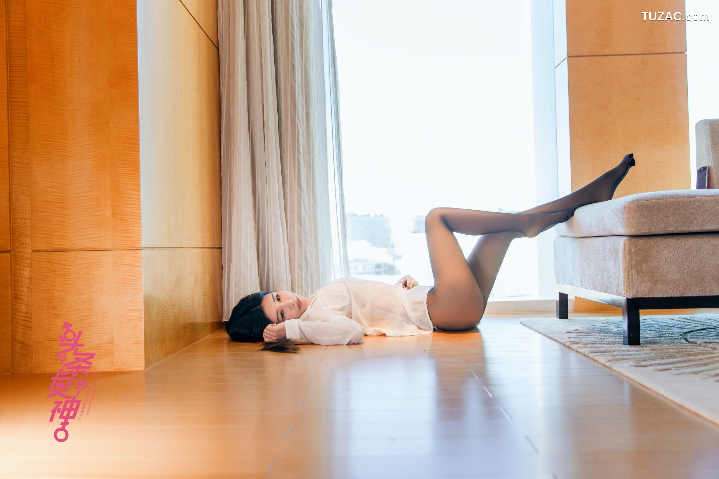 TouTiao头条女神-2018.07.30-纯小希-萌萌-《秀腿可餐》-黑丝美腿