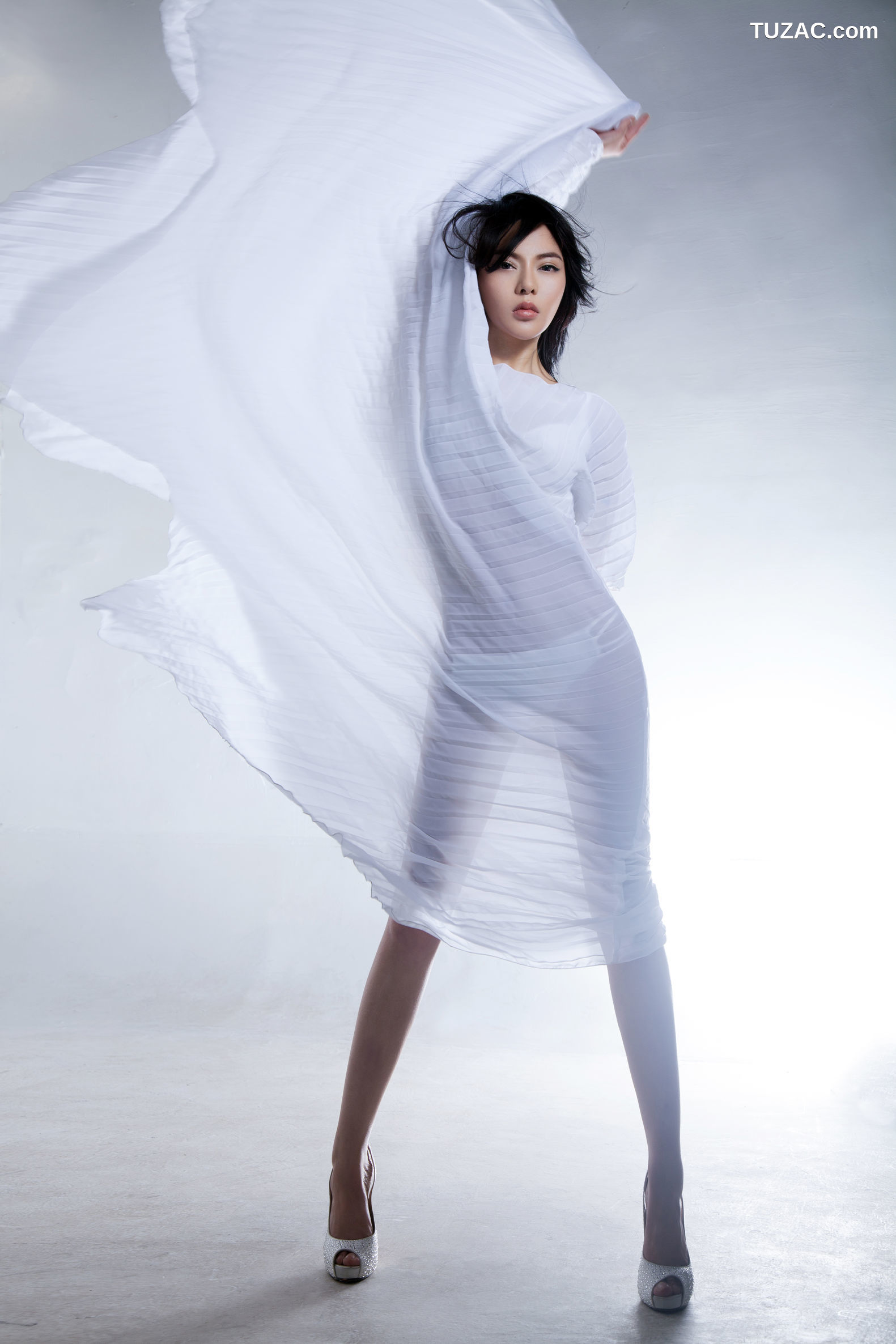 TuiGirl-推女郎-No.014-冯雨芝《性感妖娆，火爆曲线》