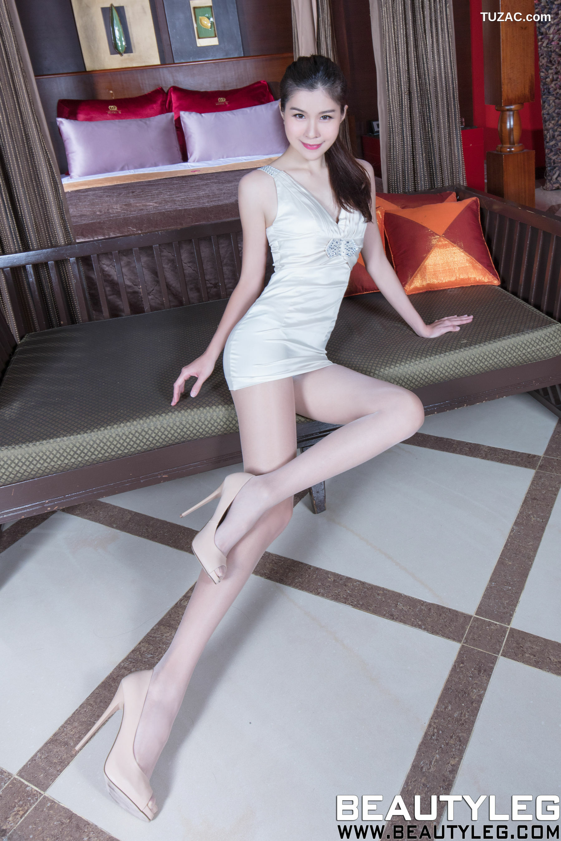 Beautyleg_ No.1498 腿模Sarah 丝袜美腿写真[44P]