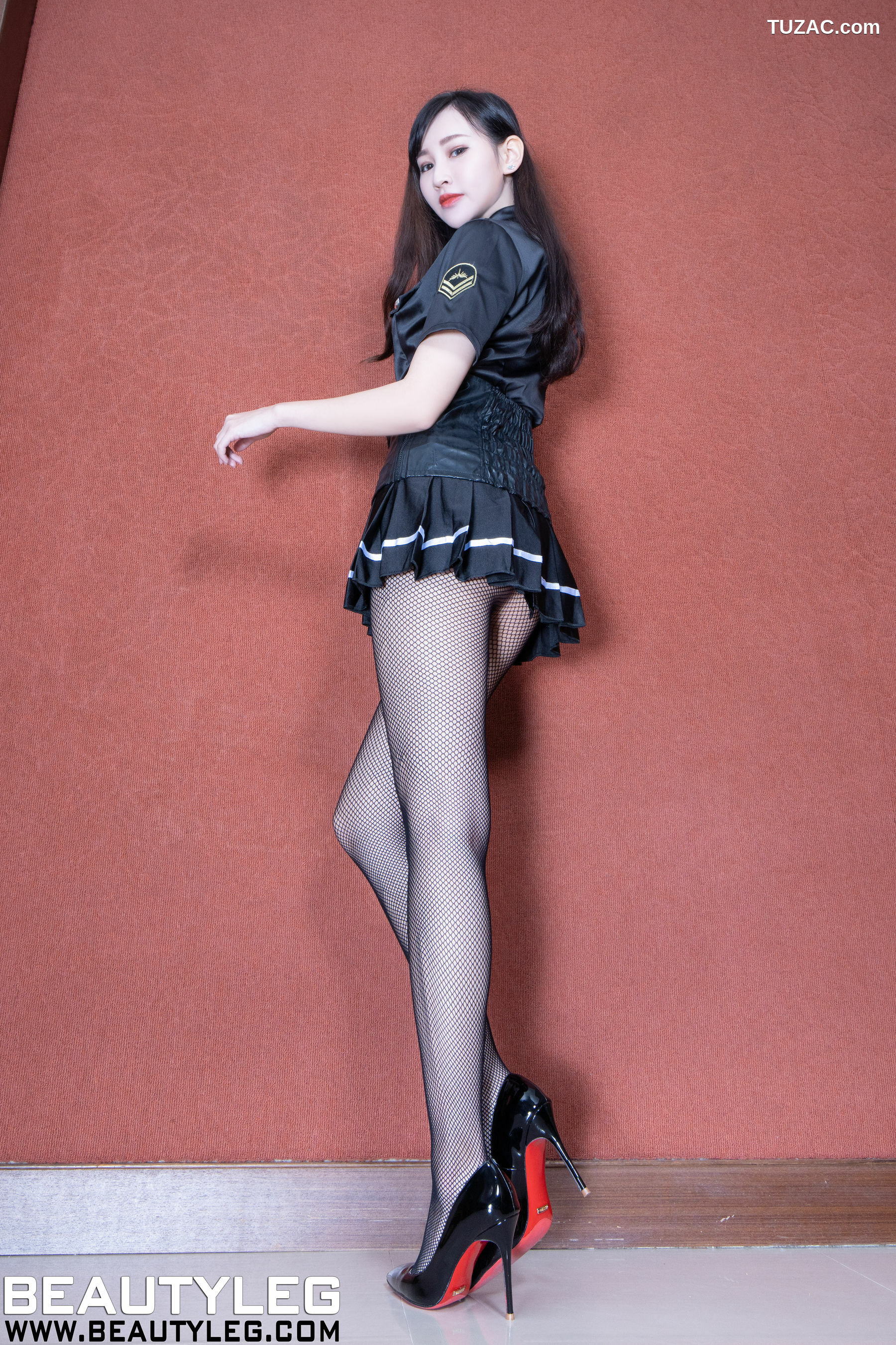 Beautyleg_ No.1935 腿模ChiChi《黑丝网袜制服+肉丝美腿》 写真集[38P]