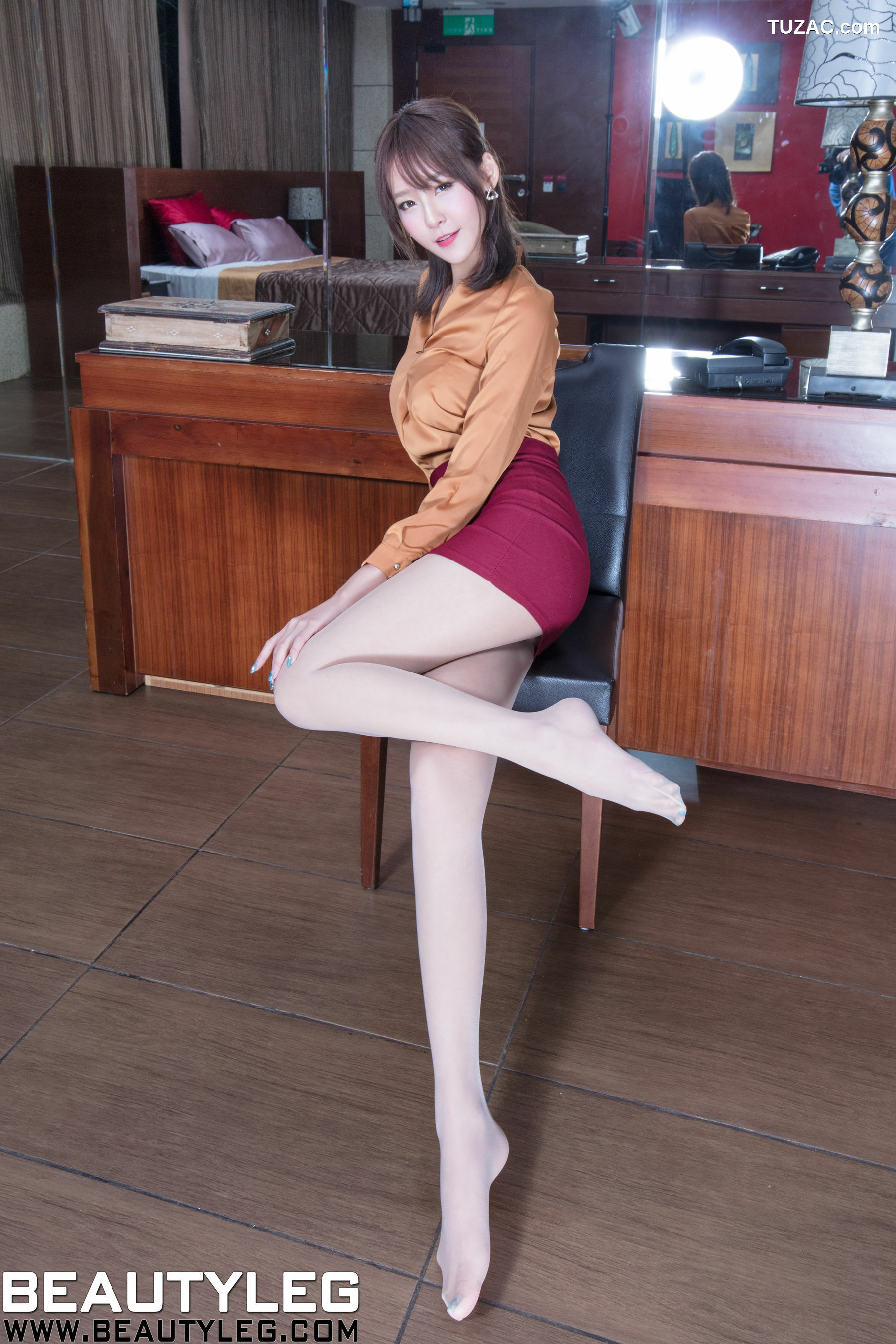 Beautyleg_Winnie小雪《水手服+OL制服丝袜美腿》 No.1638 写真集[45P]