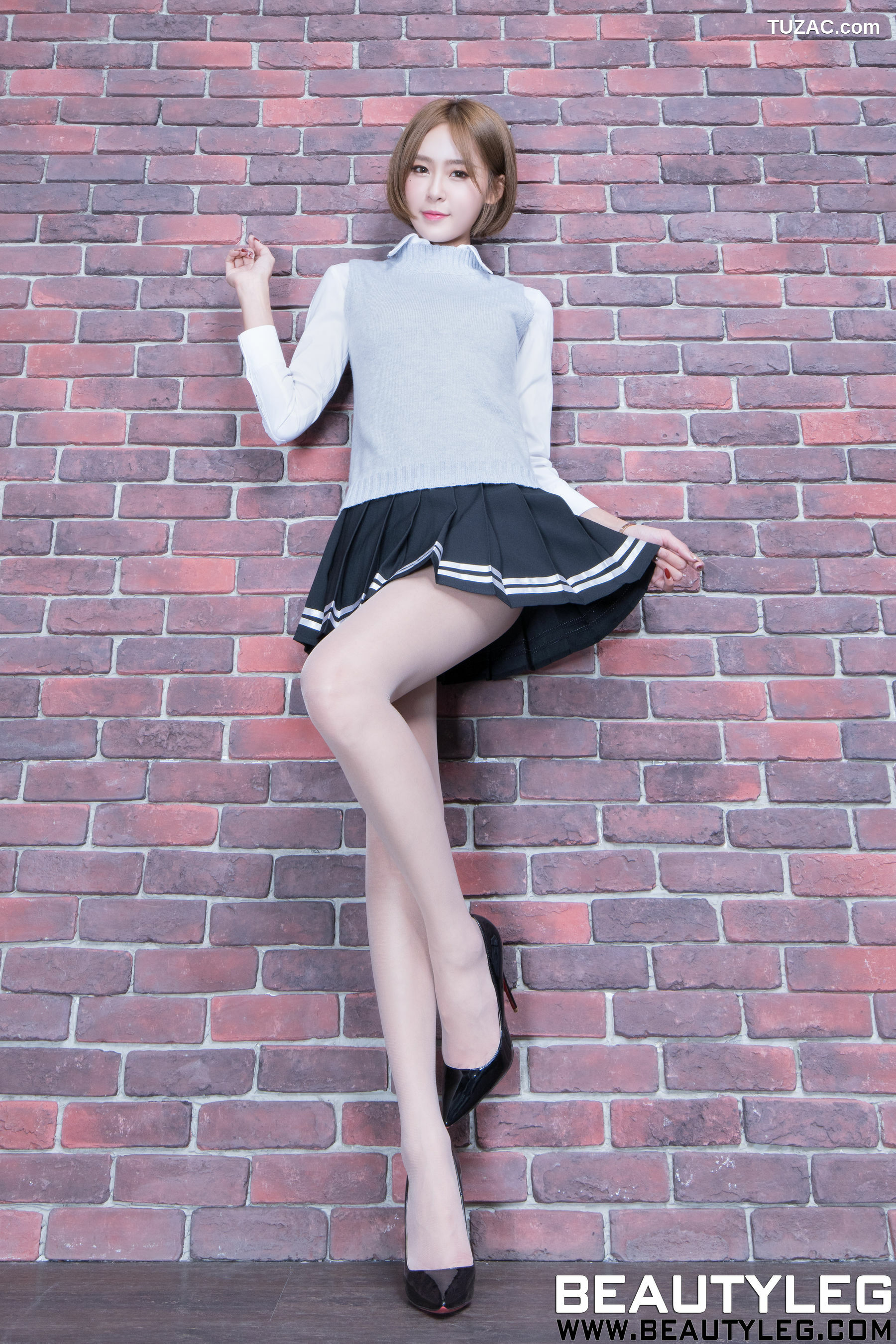 Beautyleg_庄温妮Winnie《长腿学妹+黑丝制服》 No.1901 写真集[53P]