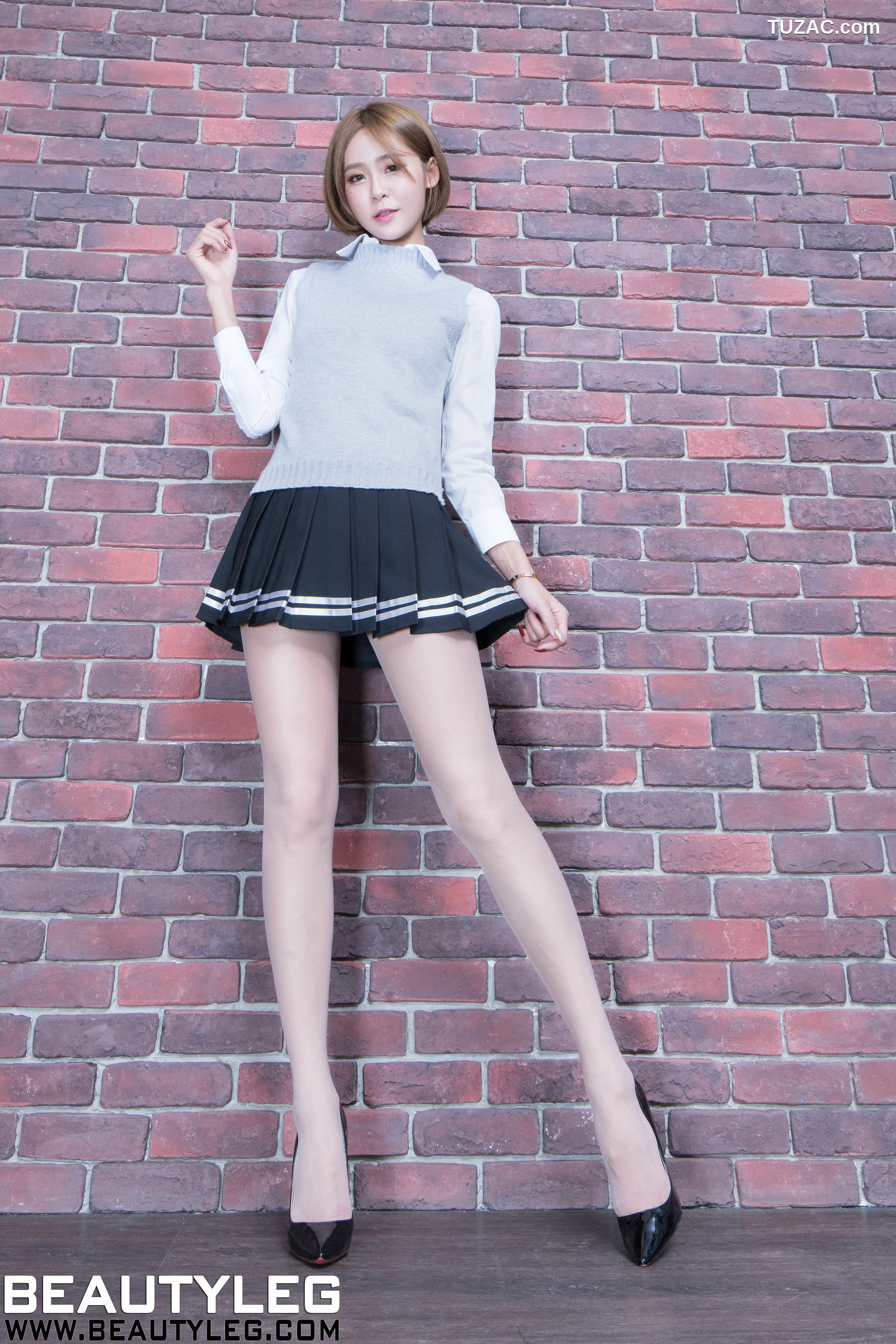 Beautyleg_庄温妮Winnie《长腿学妹+黑丝制服》 No.1901 写真集[53P]