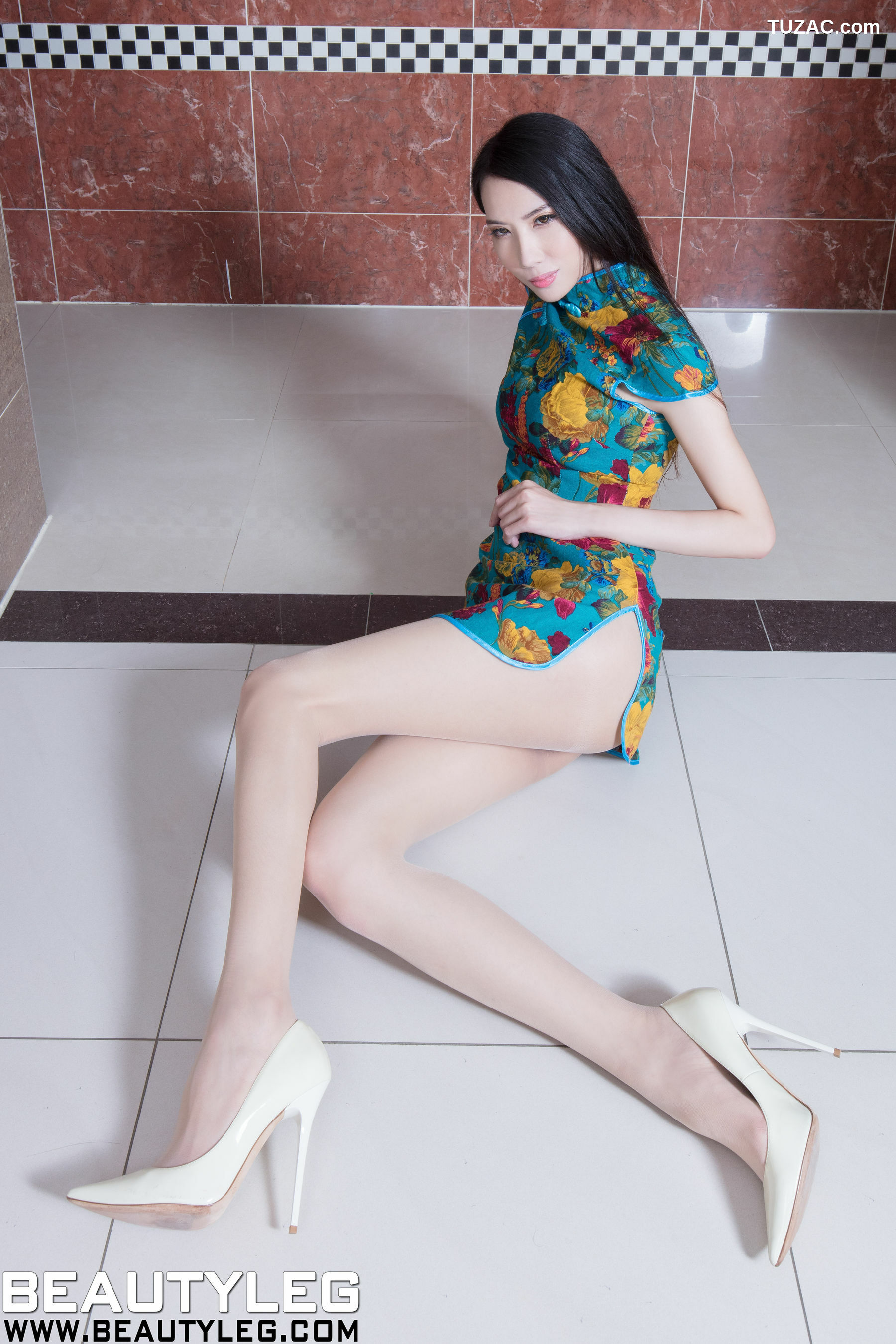 Beautyleg_童采萱Yoyo《高叉制服+旗袍丝袜美腿》 No.1707 写真集[52P]