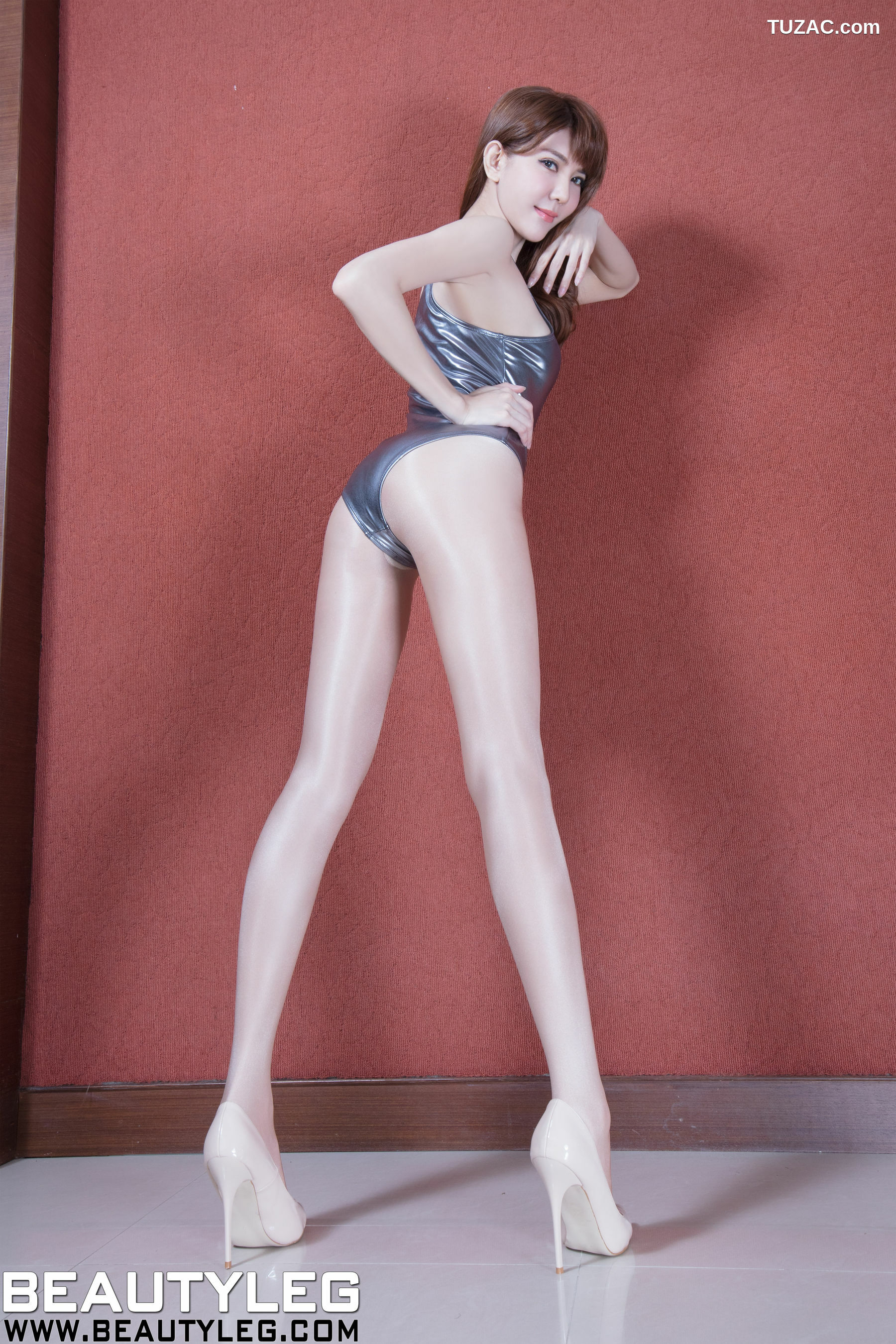 Beautyleg_黄淑华Maggie《高叉+黑丝套裙美腿》 No.1565 写真集[68P]