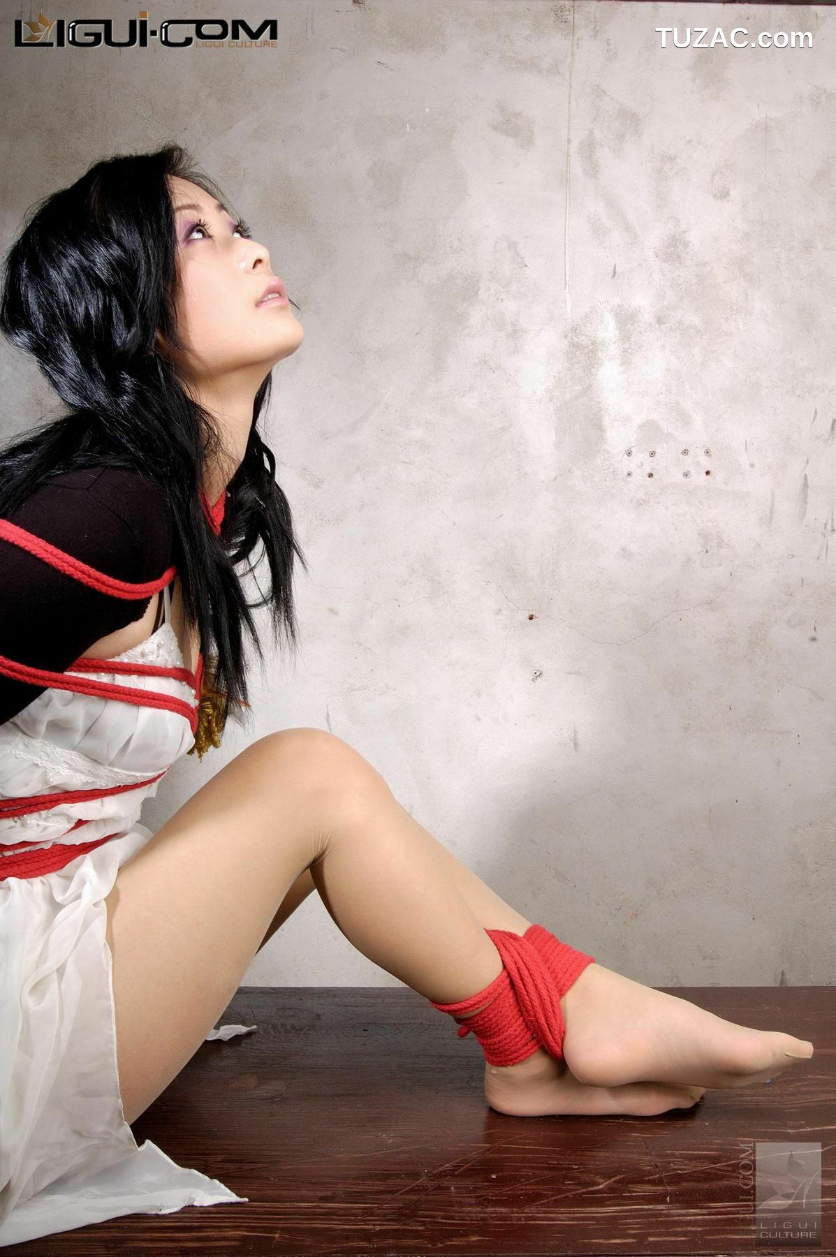 丽柜_ Model Saya《红绳捆绑》美腿玉足写真图片[27P]