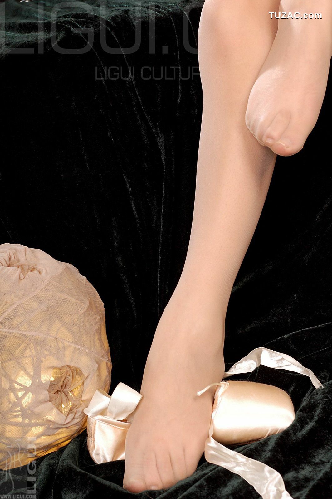 丽柜_ Model 丝丝《美丽的天使》丝足写真图片[40P]