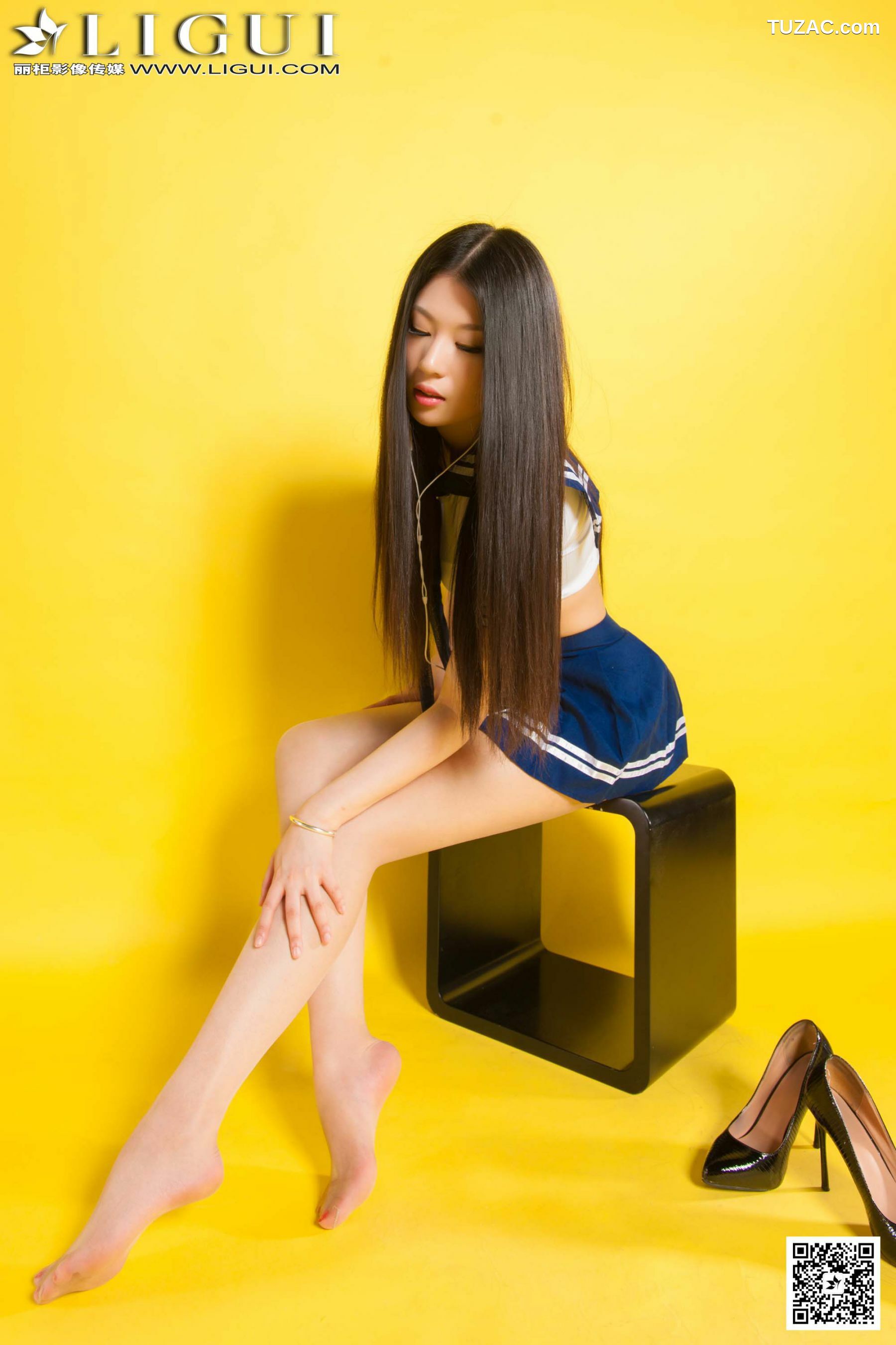 丽柜_ Model 佳怡《长发水手服美女丝足》美腿玉足写真图片[44P]