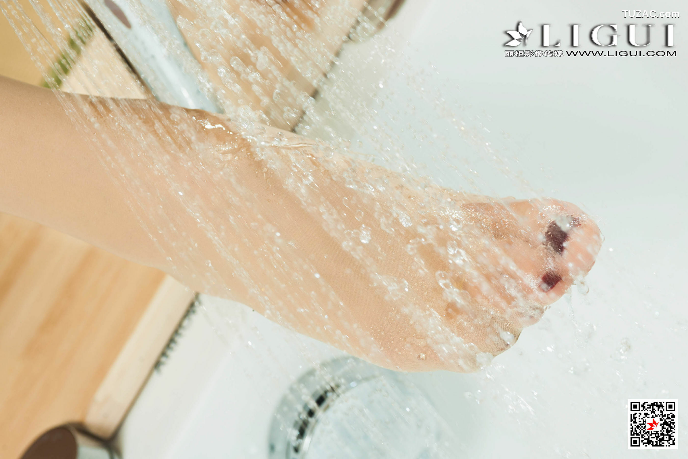 丽柜_ Model 兔子 《吊带肉丝女郎》 写真集[63P]