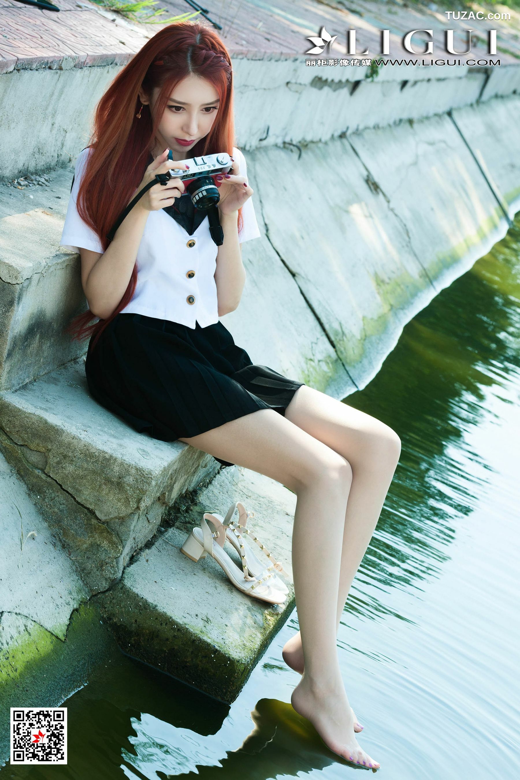 丽柜_ Model 兔子 《极品校花丝足》 写真集[62P]