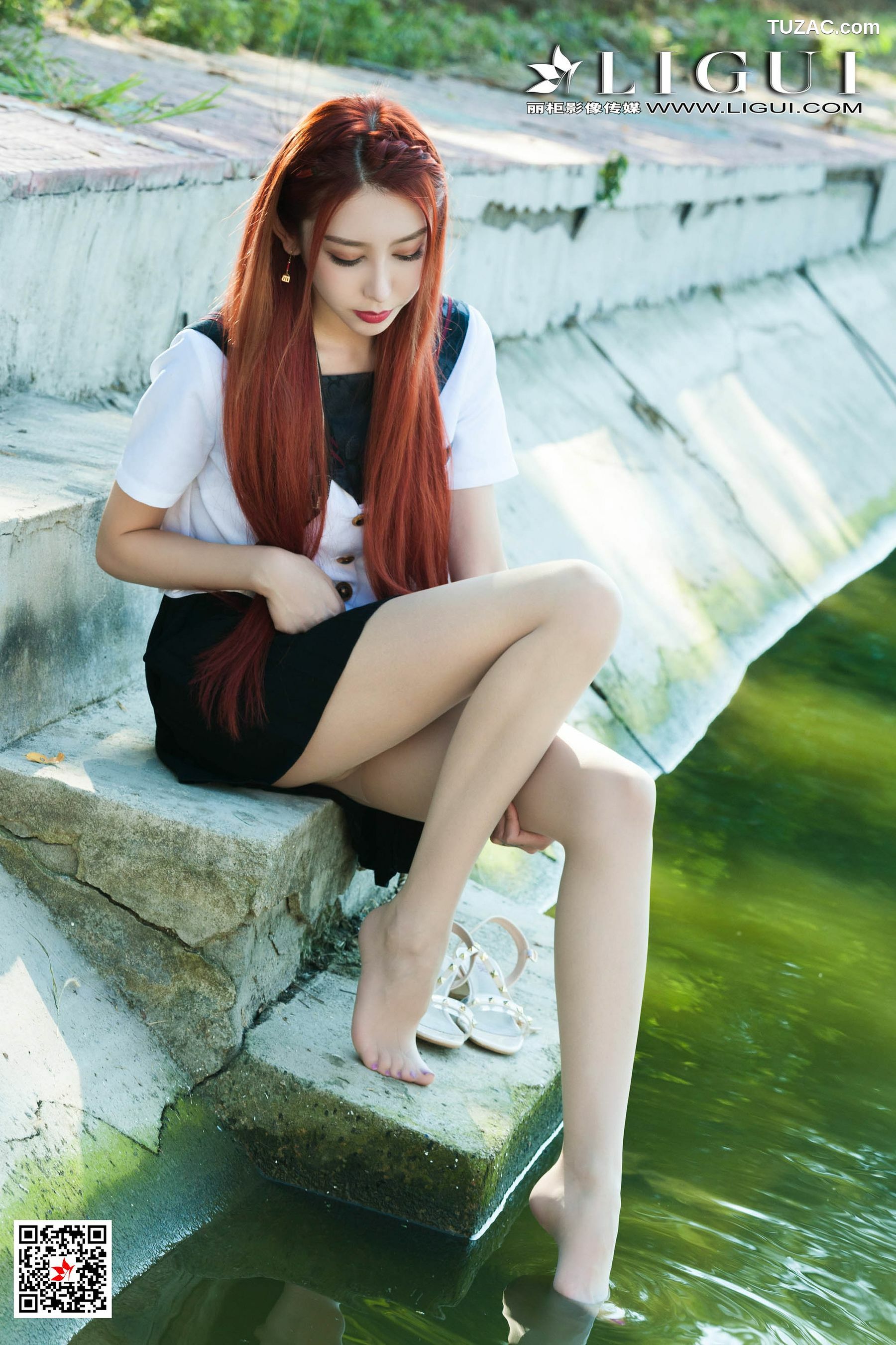 丽柜_ Model 兔子 《极品校花丝足》 写真集[62P]