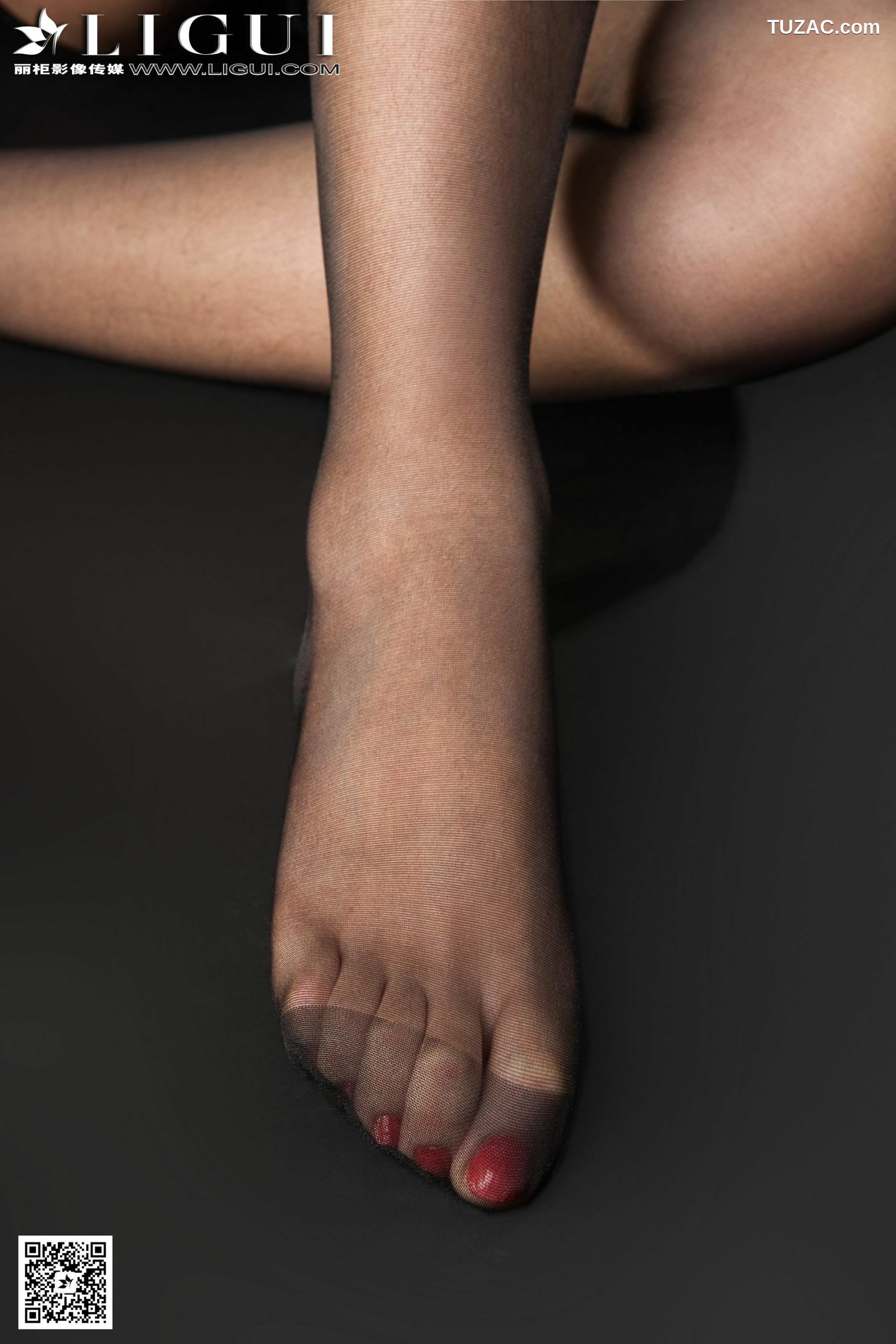 丽柜_ Model 凌凌《黑丝高跟美足》美腿玉足写真图片[48P]