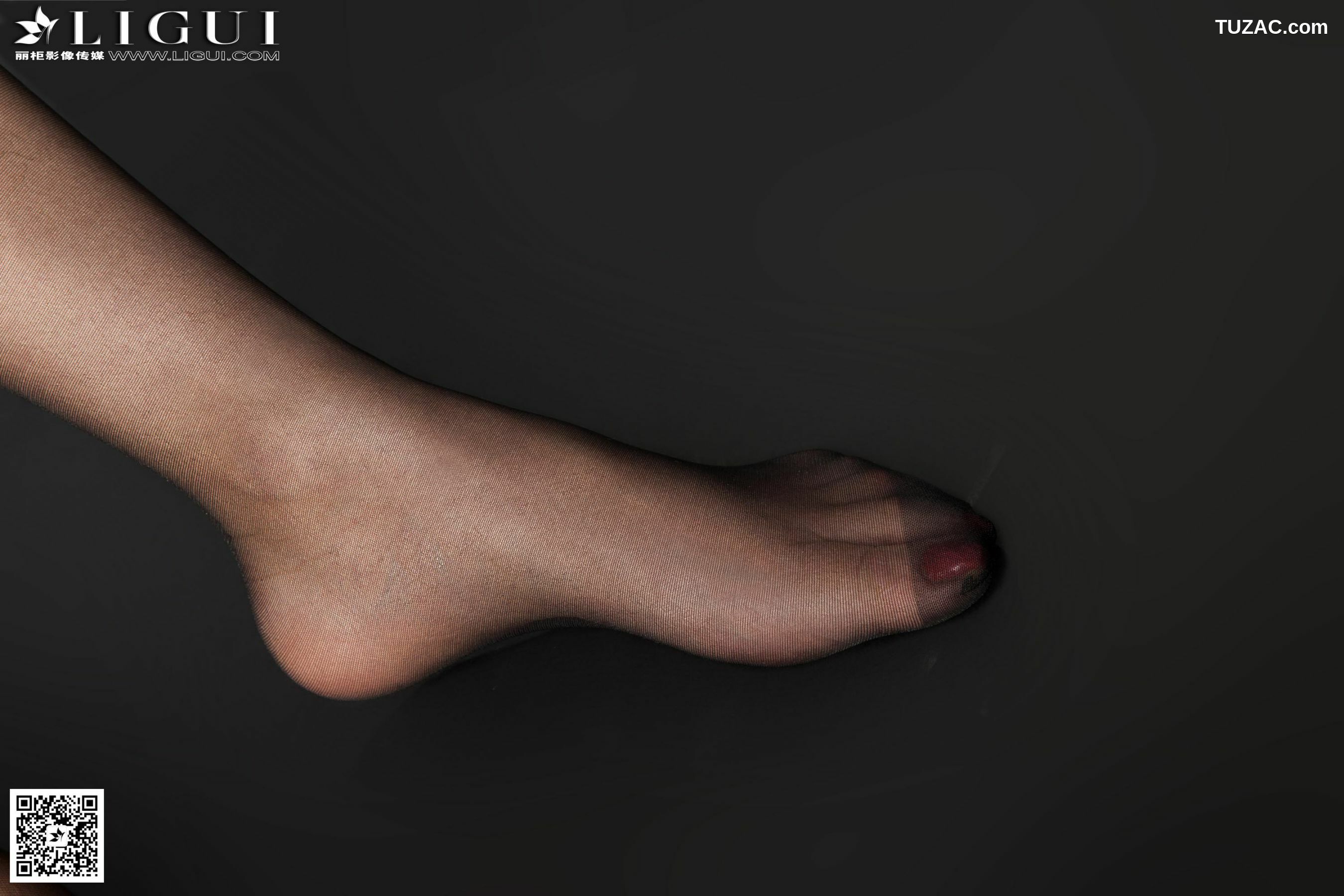 丽柜_ Model 凌凌《黑丝高跟美足》美腿玉足写真图片[48P]