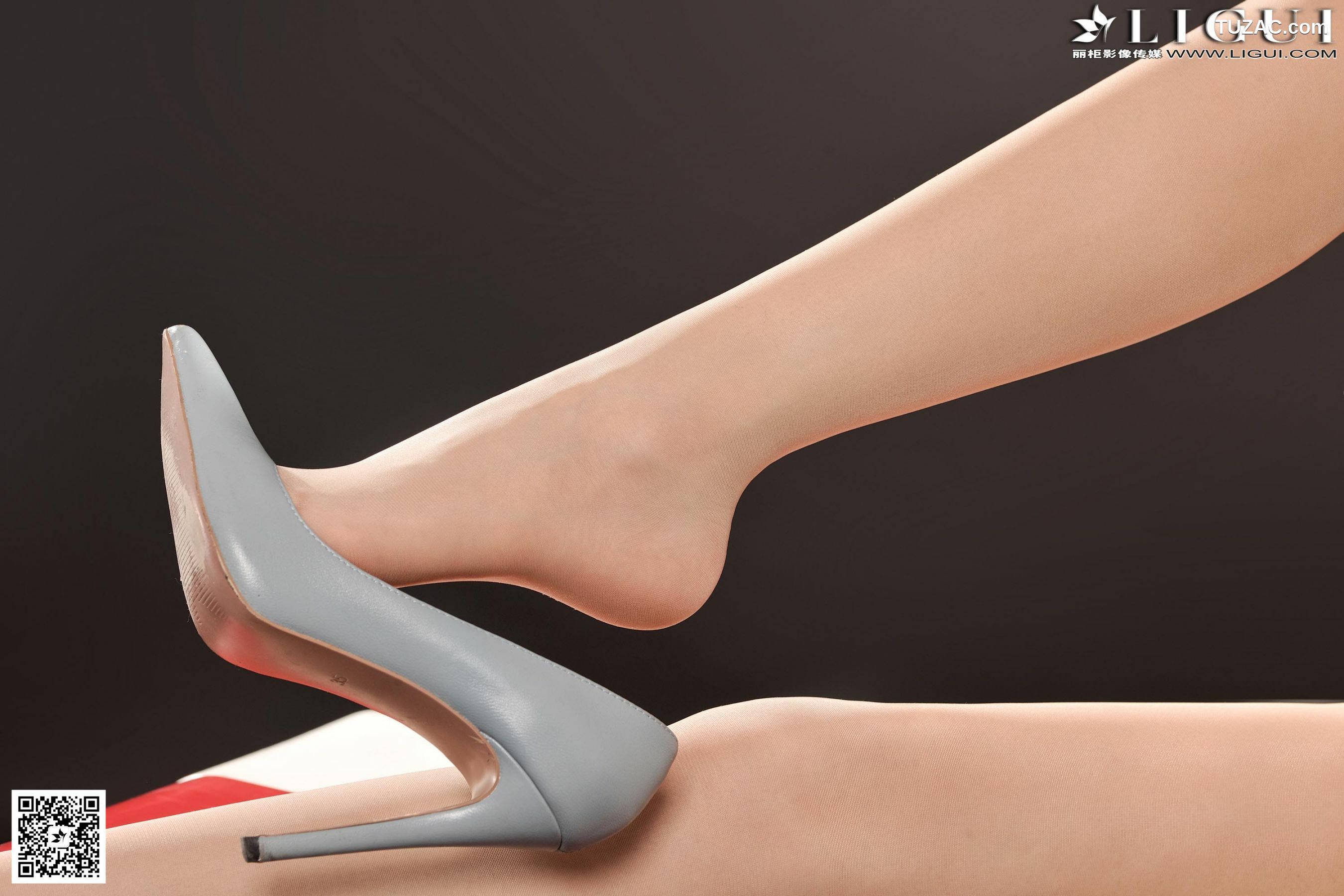 丽柜_ Model 可馨《高贵的丝足女郎》上中下全集 美腿玉足写真图片[111P]