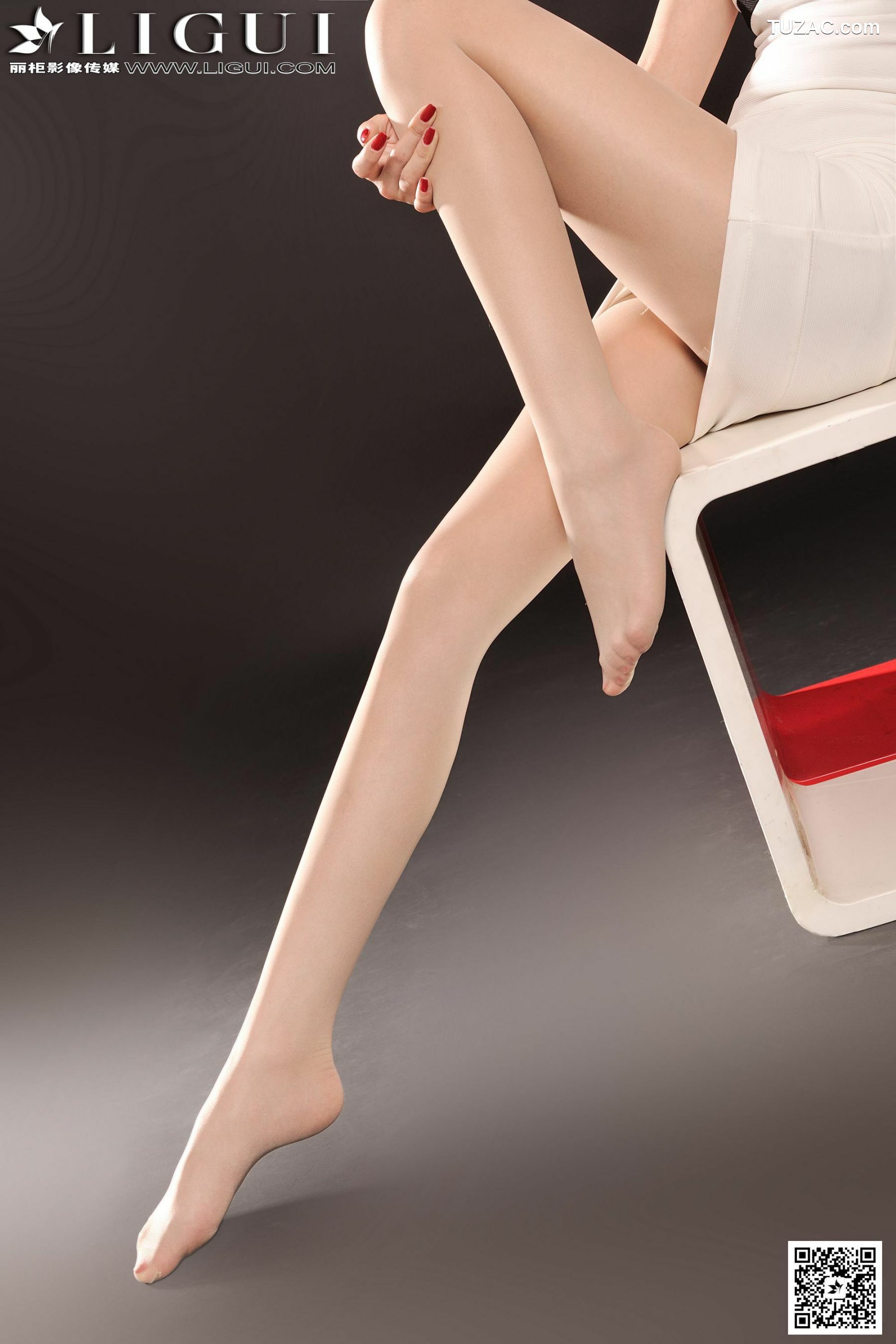 丽柜_ Model 可馨《高贵的丝足女郎》上中下全集 美腿玉足写真图片[111P]