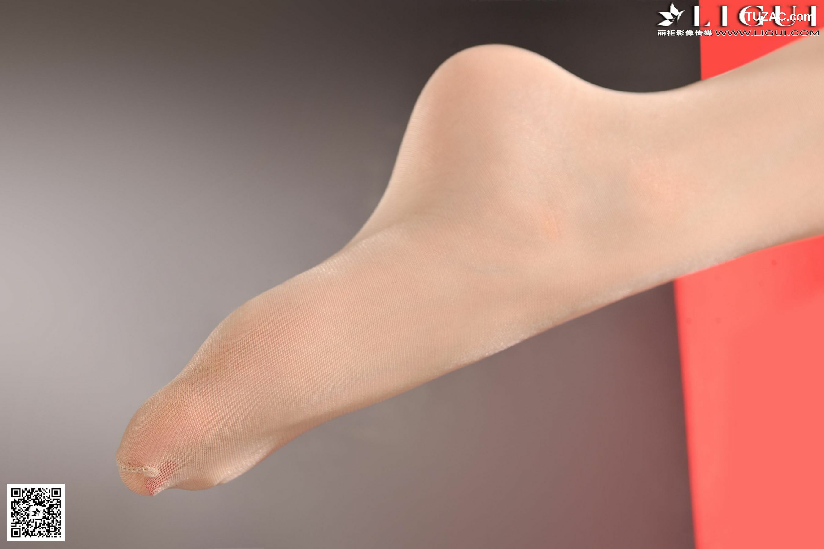 丽柜_ Model 可馨《高贵的丝足女郎》上中下全集 美腿玉足写真图片[111P]