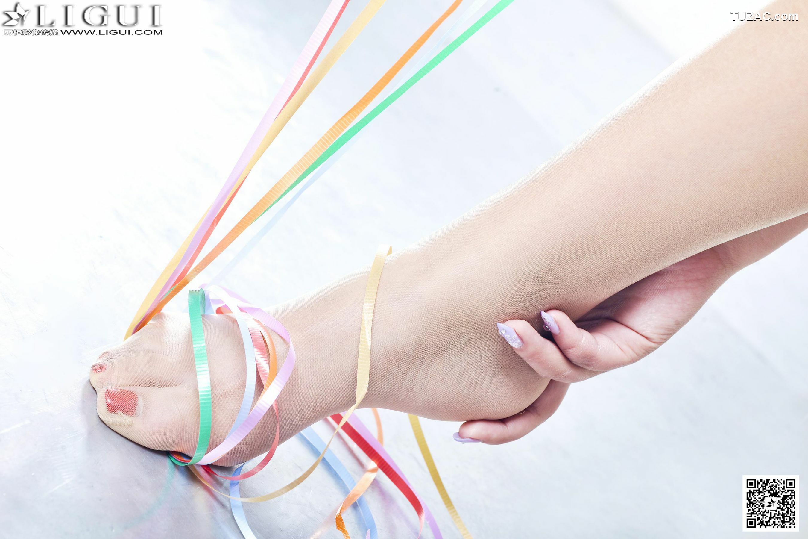 丽柜_ Model 司琪《气球少女丝足》美腿玉足写真图片[52P]