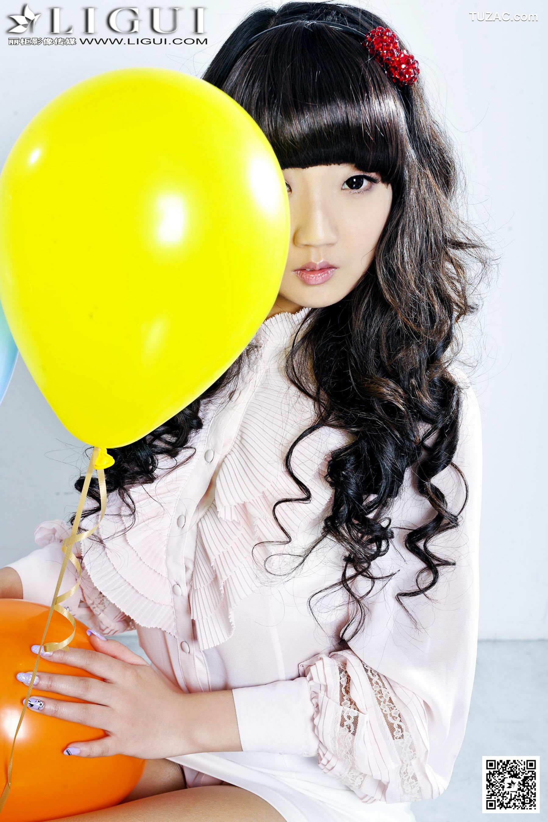 丽柜_ Model 司琪《气球少女丝足》美腿玉足写真图片[52P]
