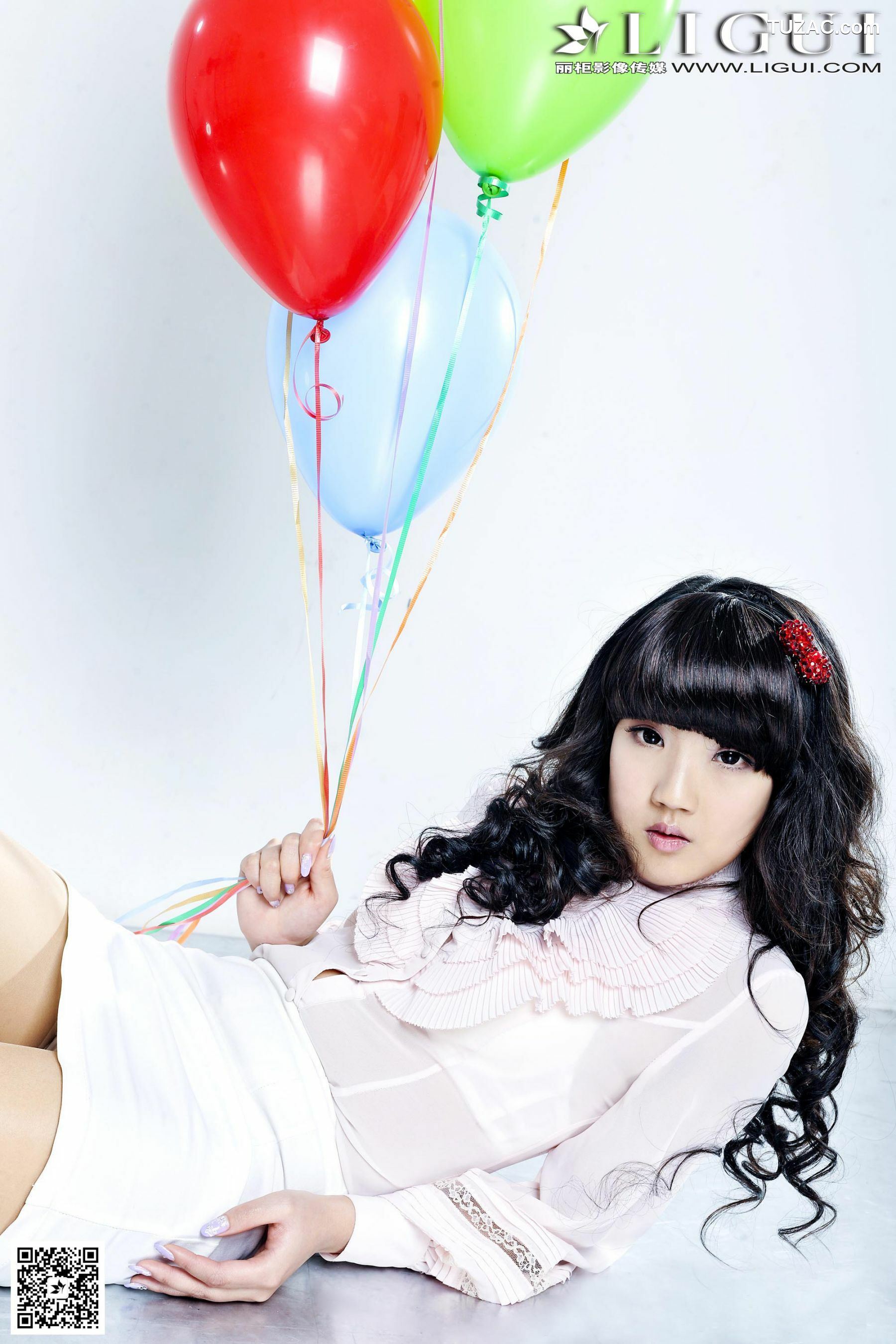丽柜_ Model 司琪《气球少女丝足》美腿玉足写真图片[52P]