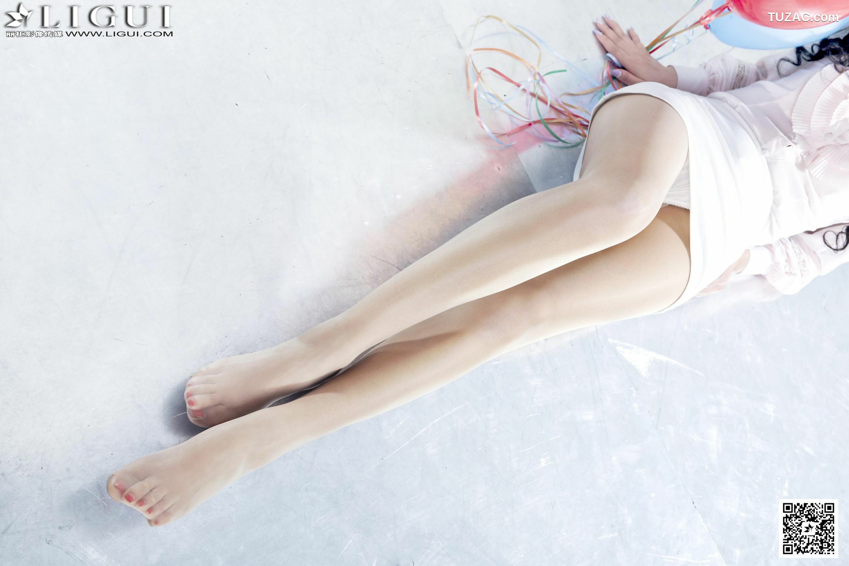 丽柜_ Model 司琪《气球少女丝足》美腿玉足写真图片[52P]