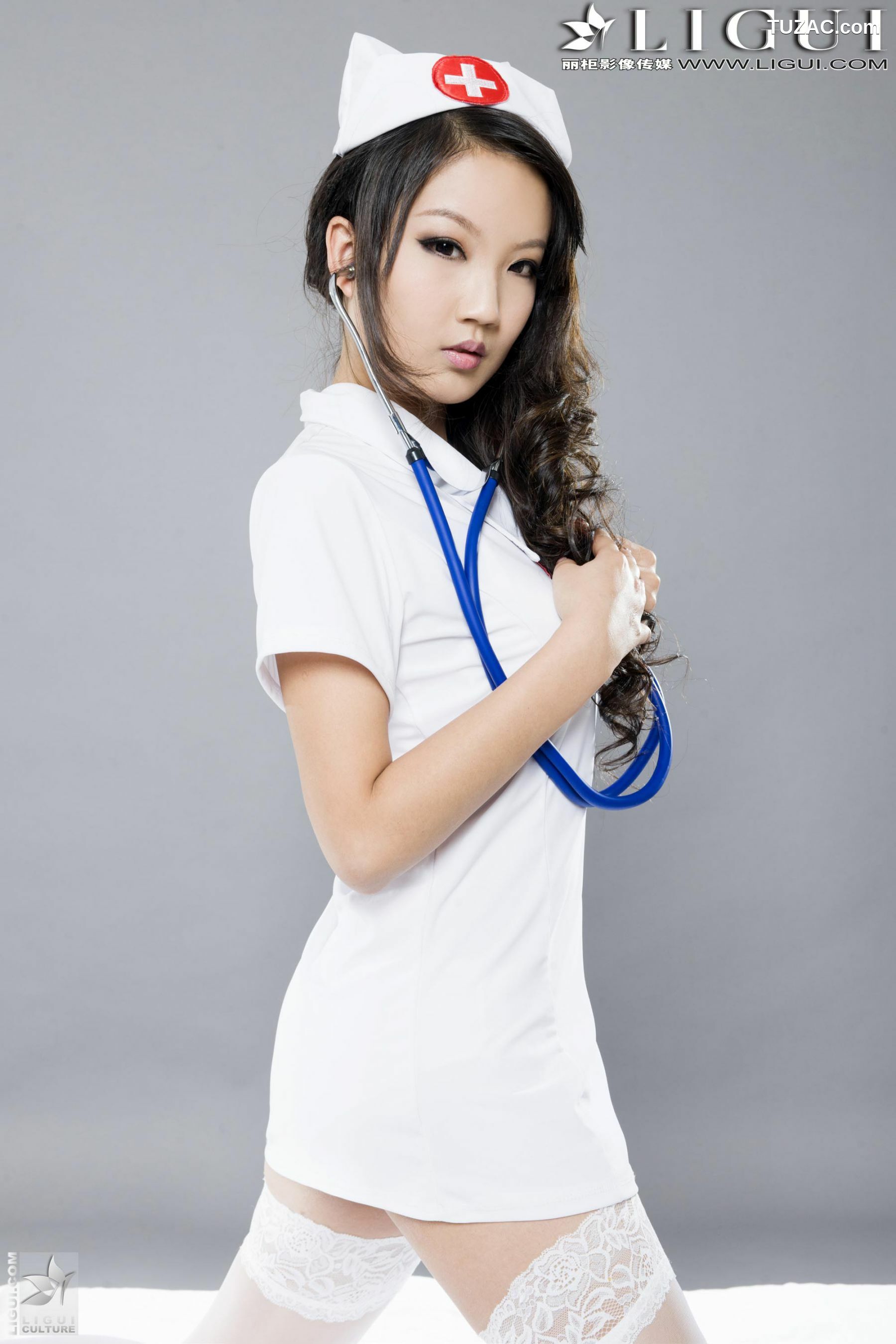 丽柜_ Model 司琪《白丝护士》美腿丝足写真图片[55P]