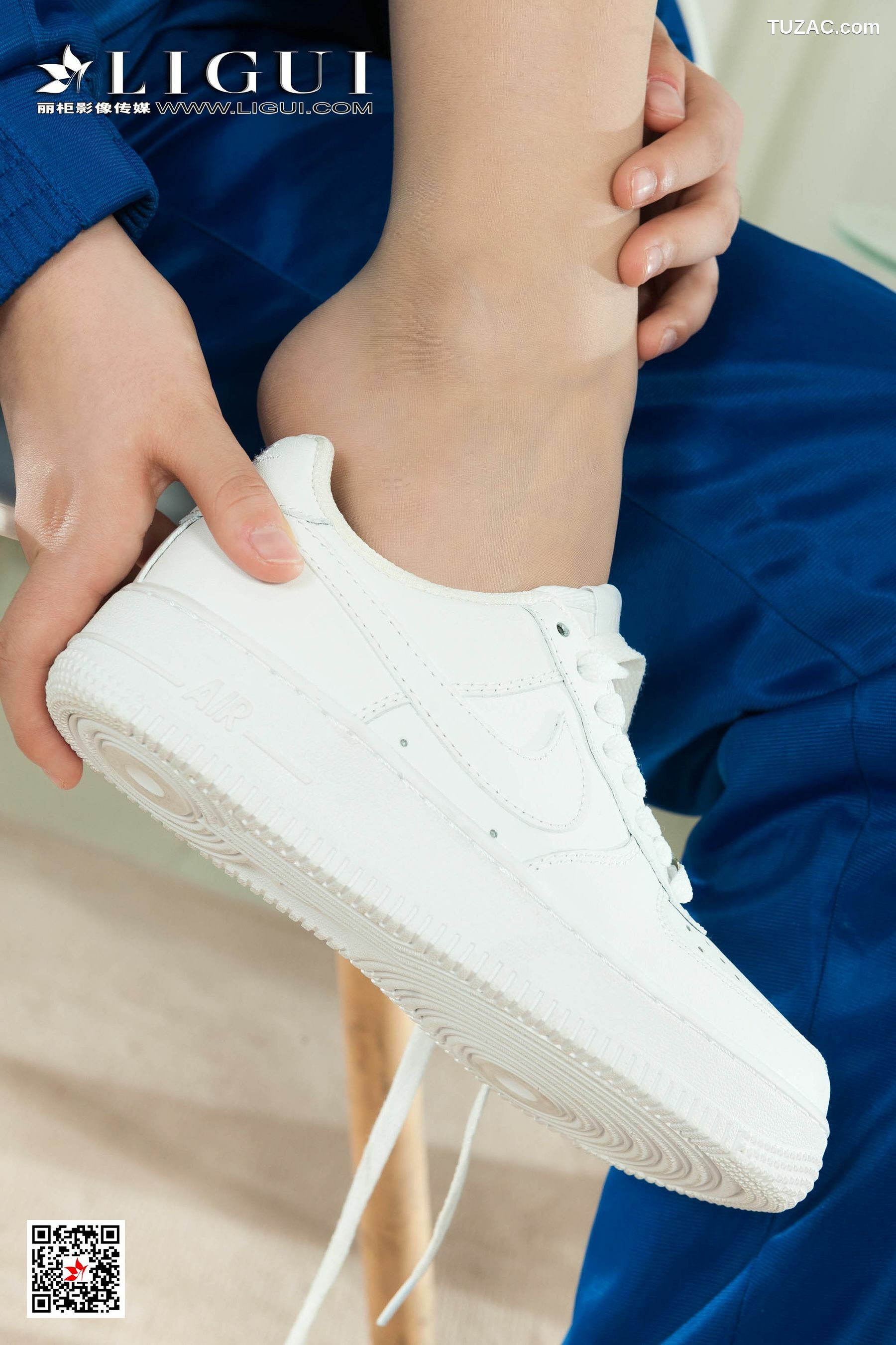 丽柜_ Model 安娜 《校服丝足》 写真集[70P]