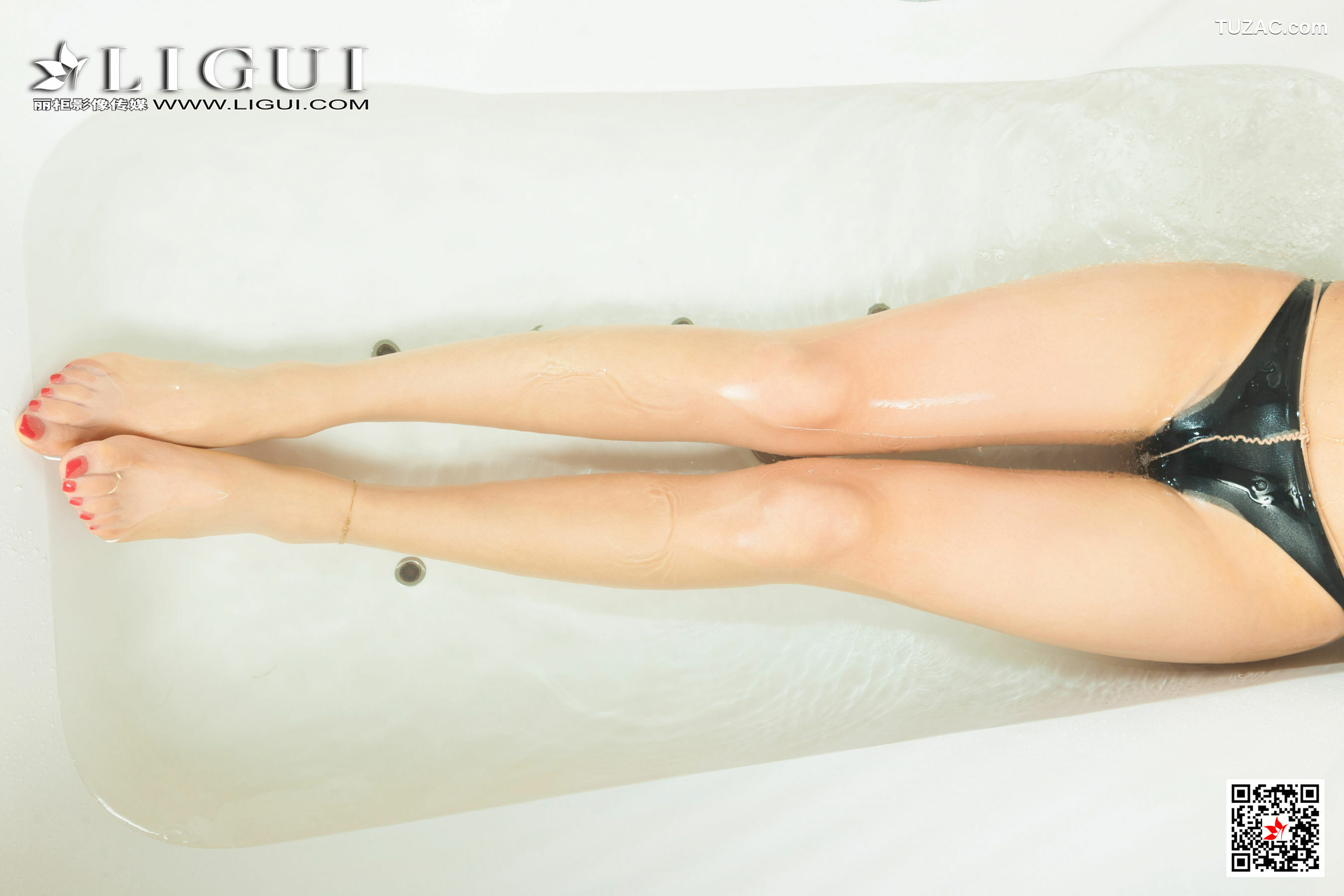 丽柜_ Model 安安 - 浴缸OL丝足[48P]